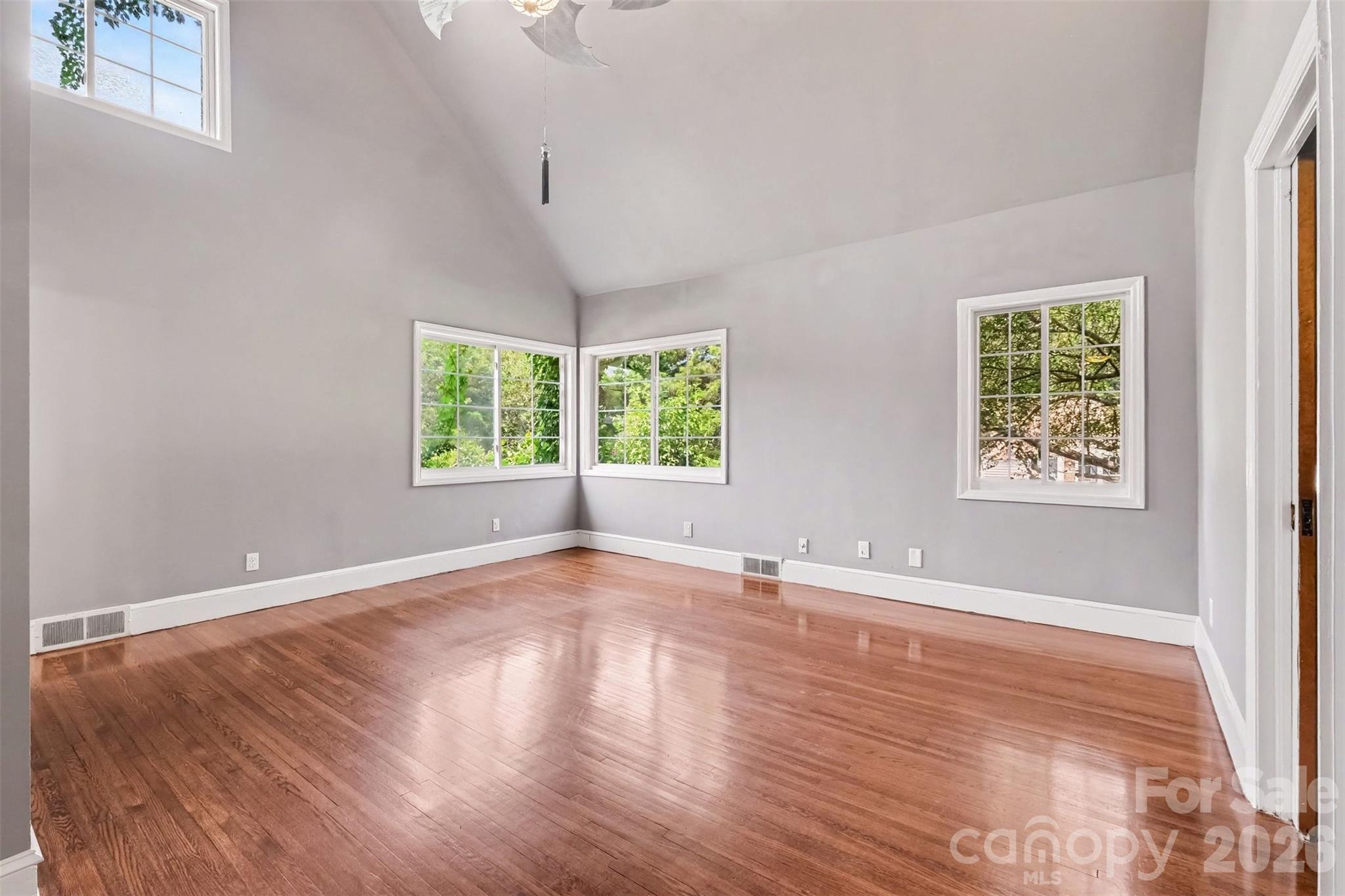 5914 Hanna Court Property Photo 25