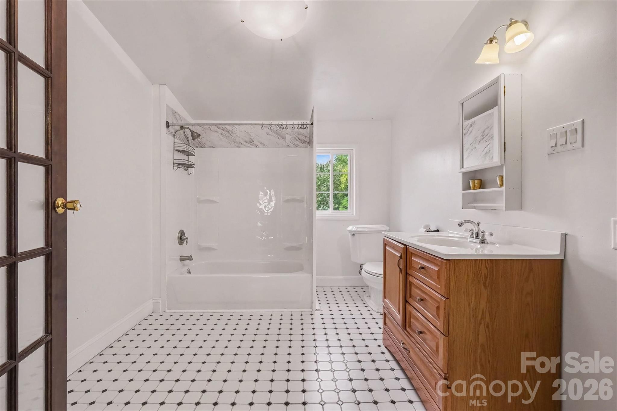 5914 Hanna Court Property Photo 33