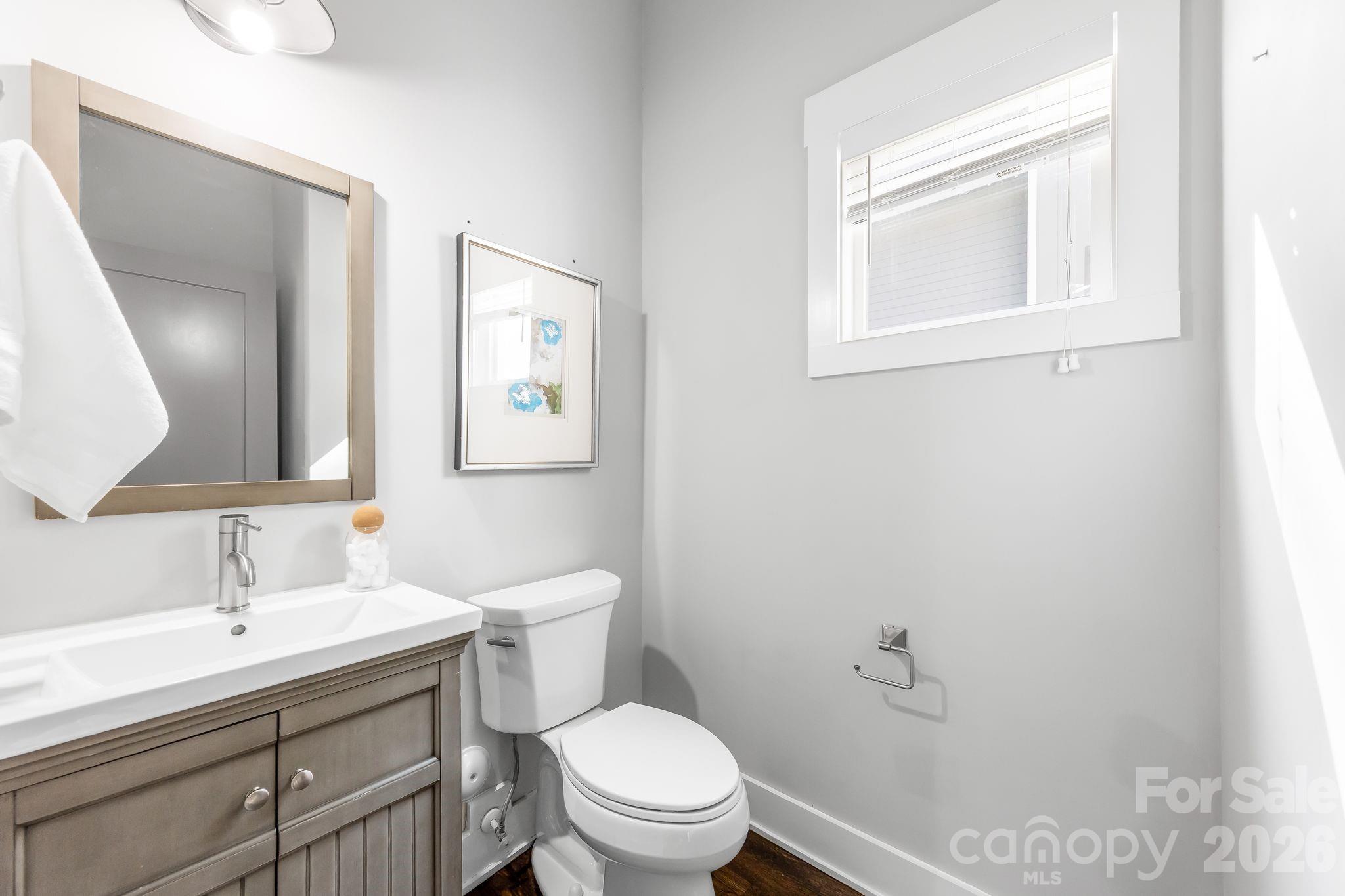 423 Sylvania Avenue Property Photo 17