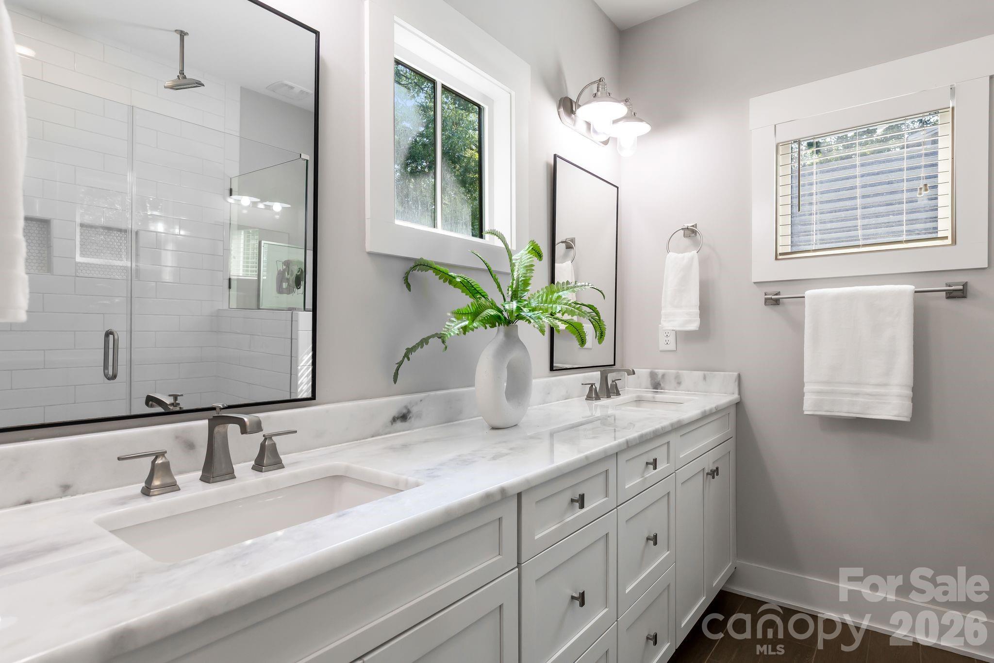 423 Sylvania Avenue Property Photo 20