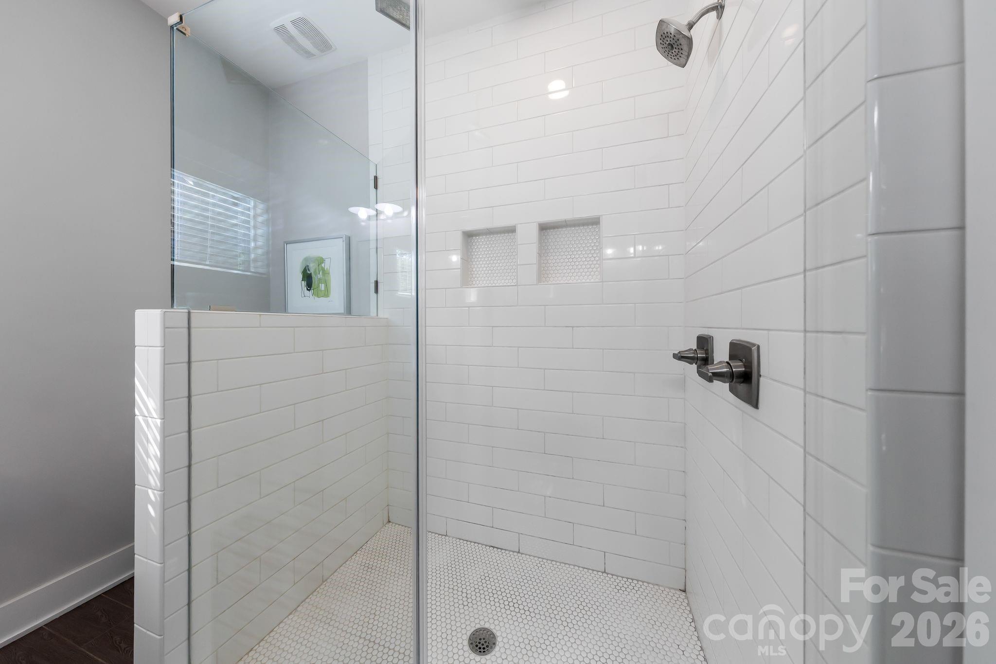 423 Sylvania Avenue Property Photo 22