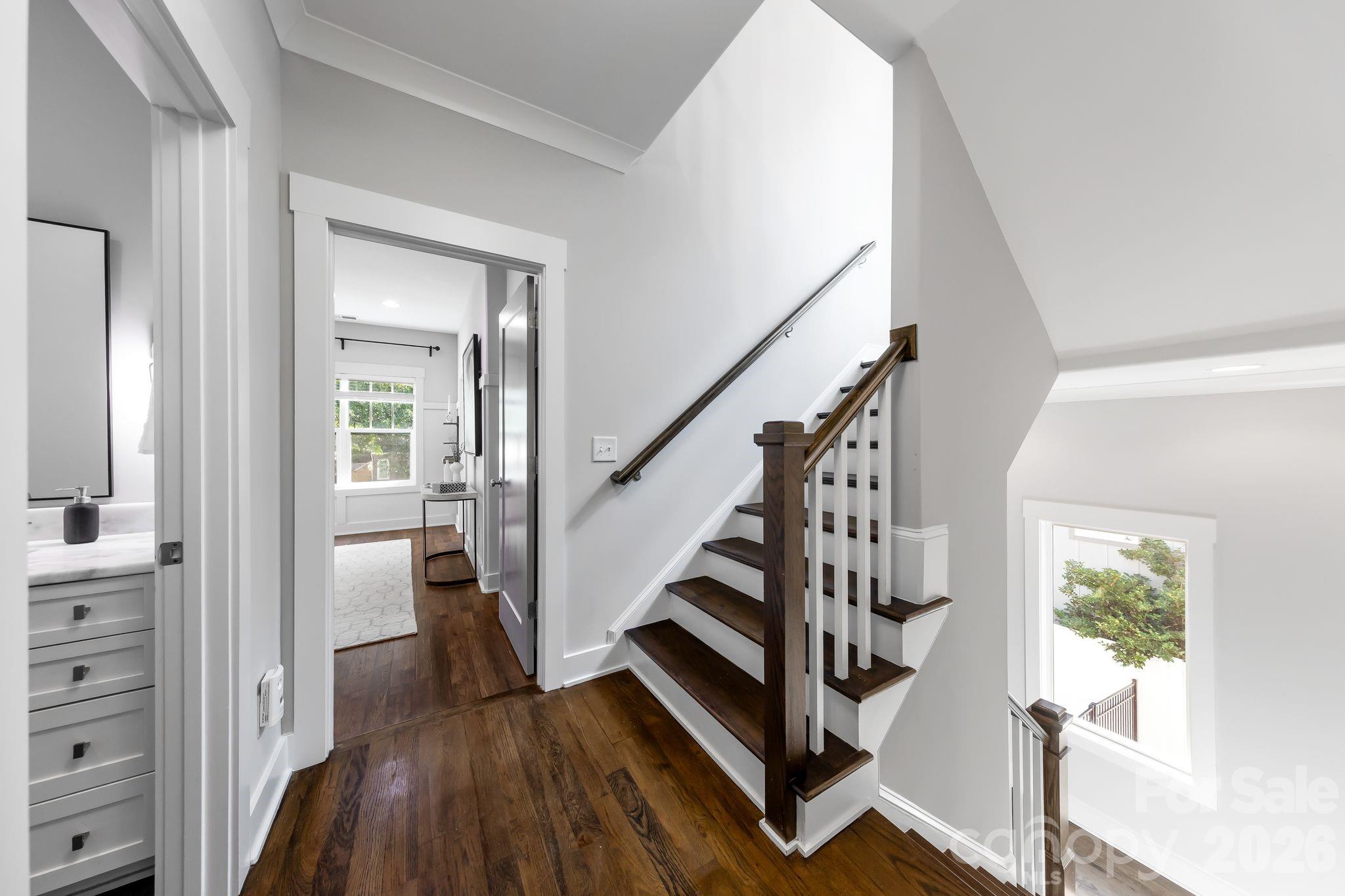 423 Sylvania Avenue Property Photo 24