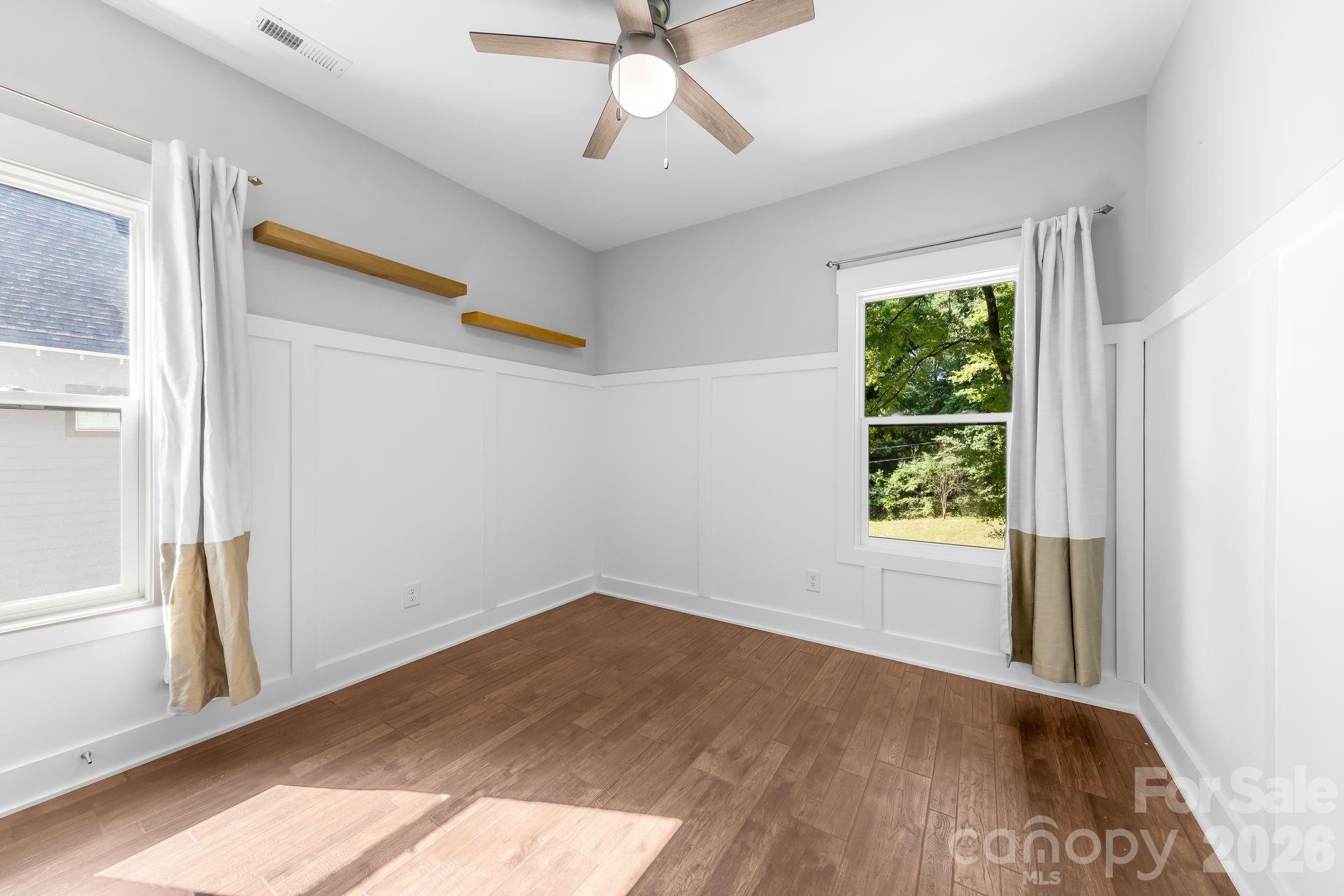 423 Sylvania Avenue Property Photo 25