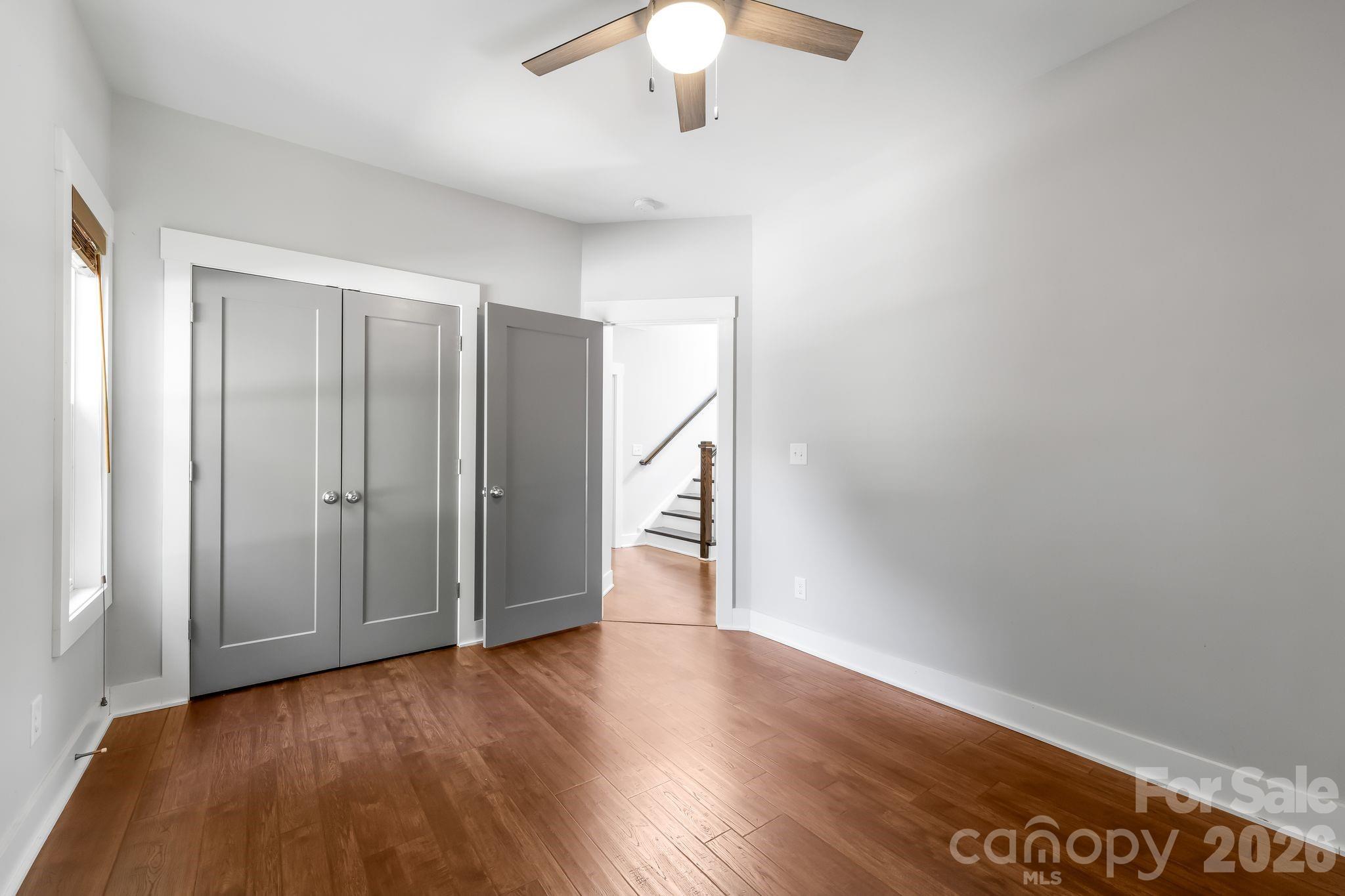423 Sylvania Avenue Property Photo 27
