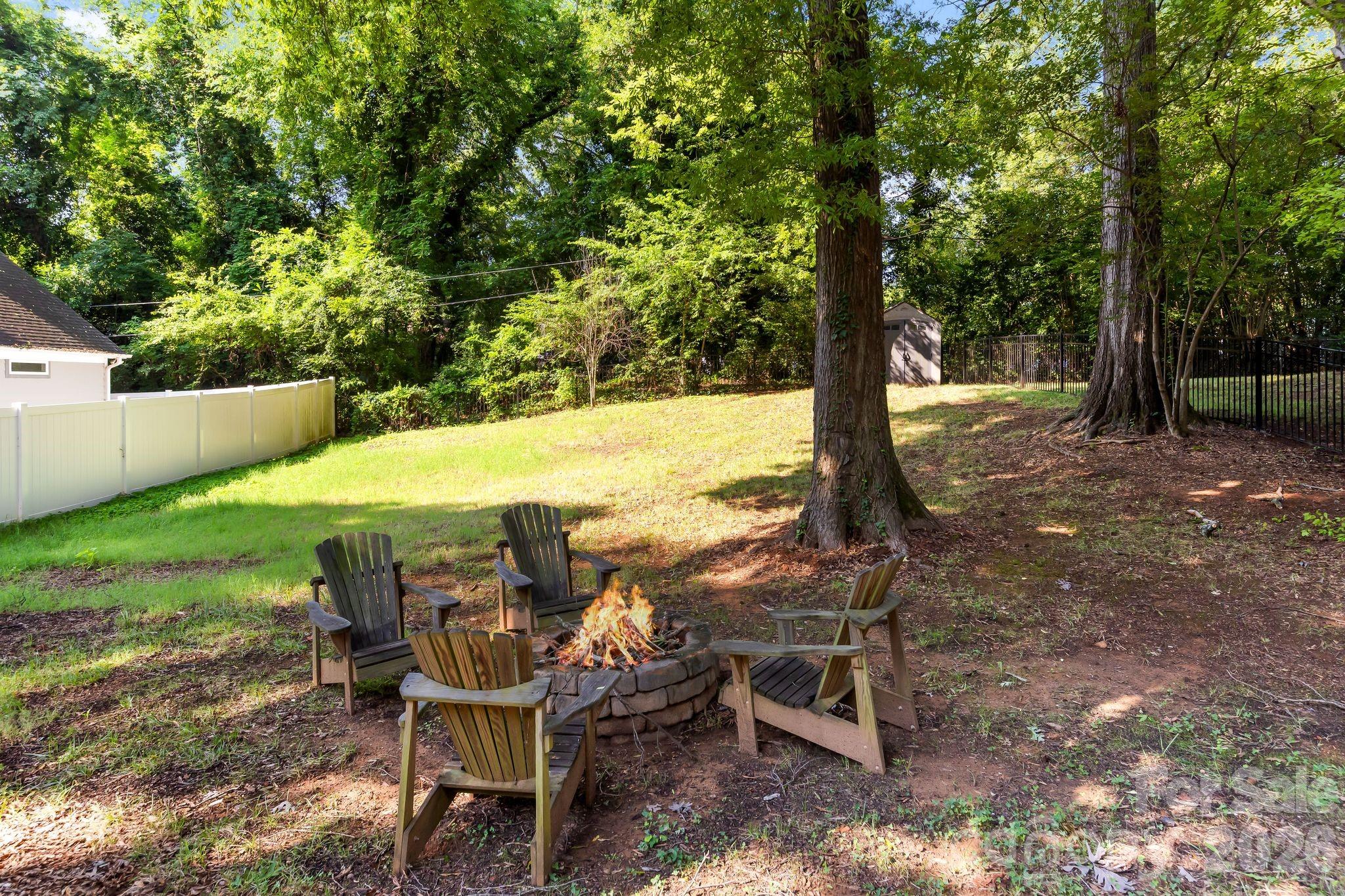 423 Sylvania Avenue Property Photo 32