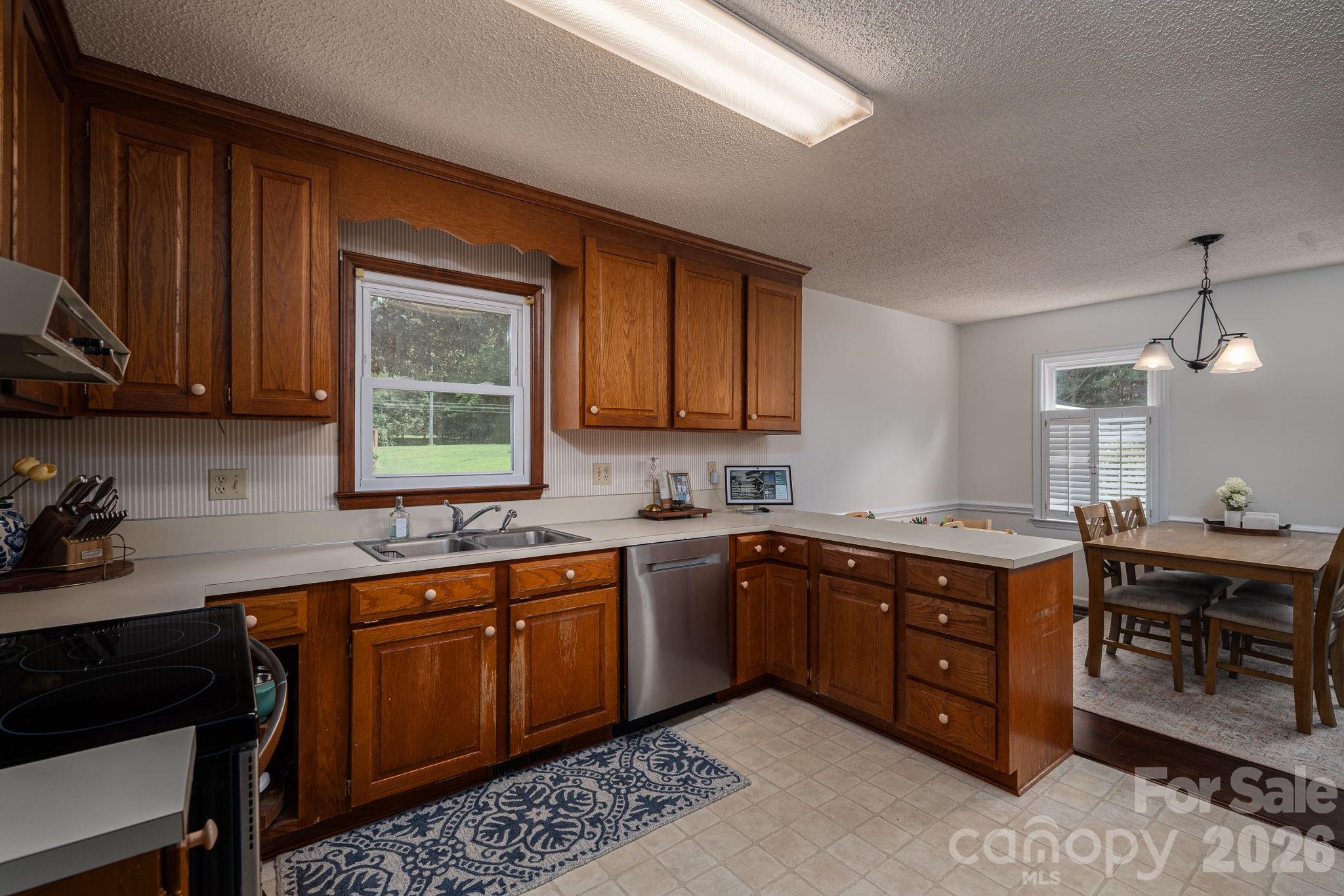 2610 Prince Drive Property Photo 7