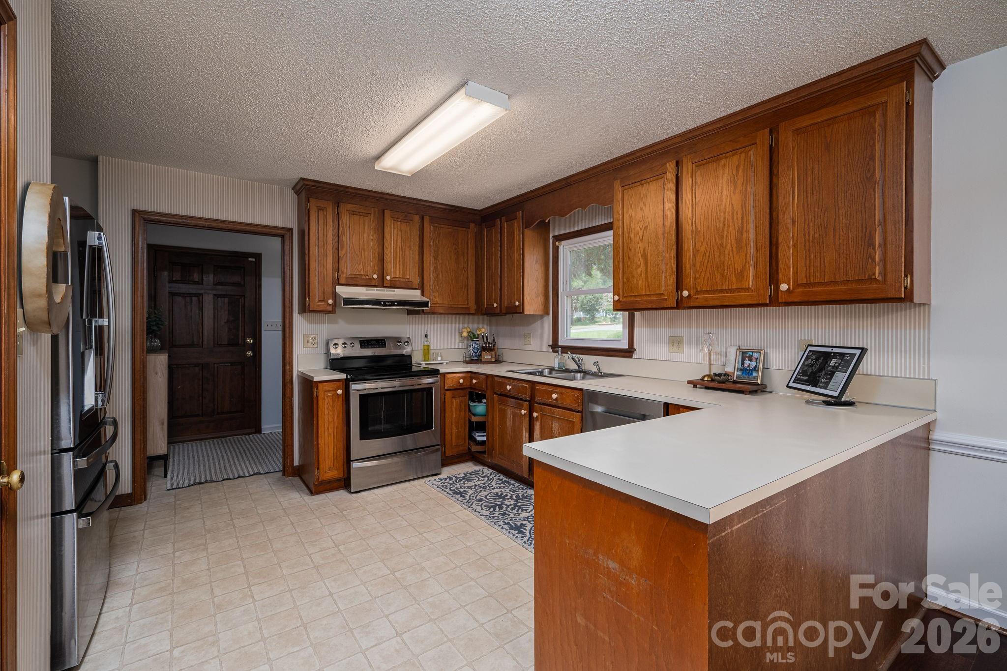 2610 Prince Drive Property Photo 8
