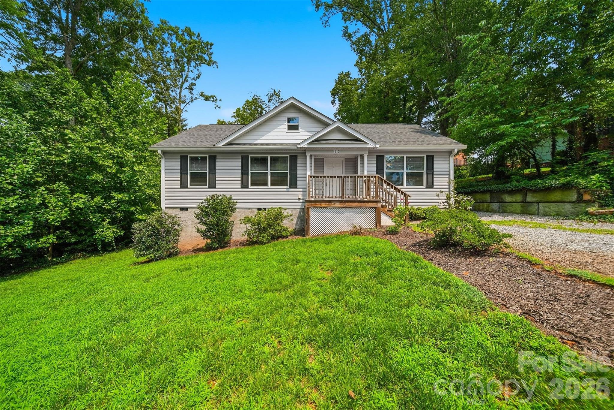 117 Falls Street Property Photo 1