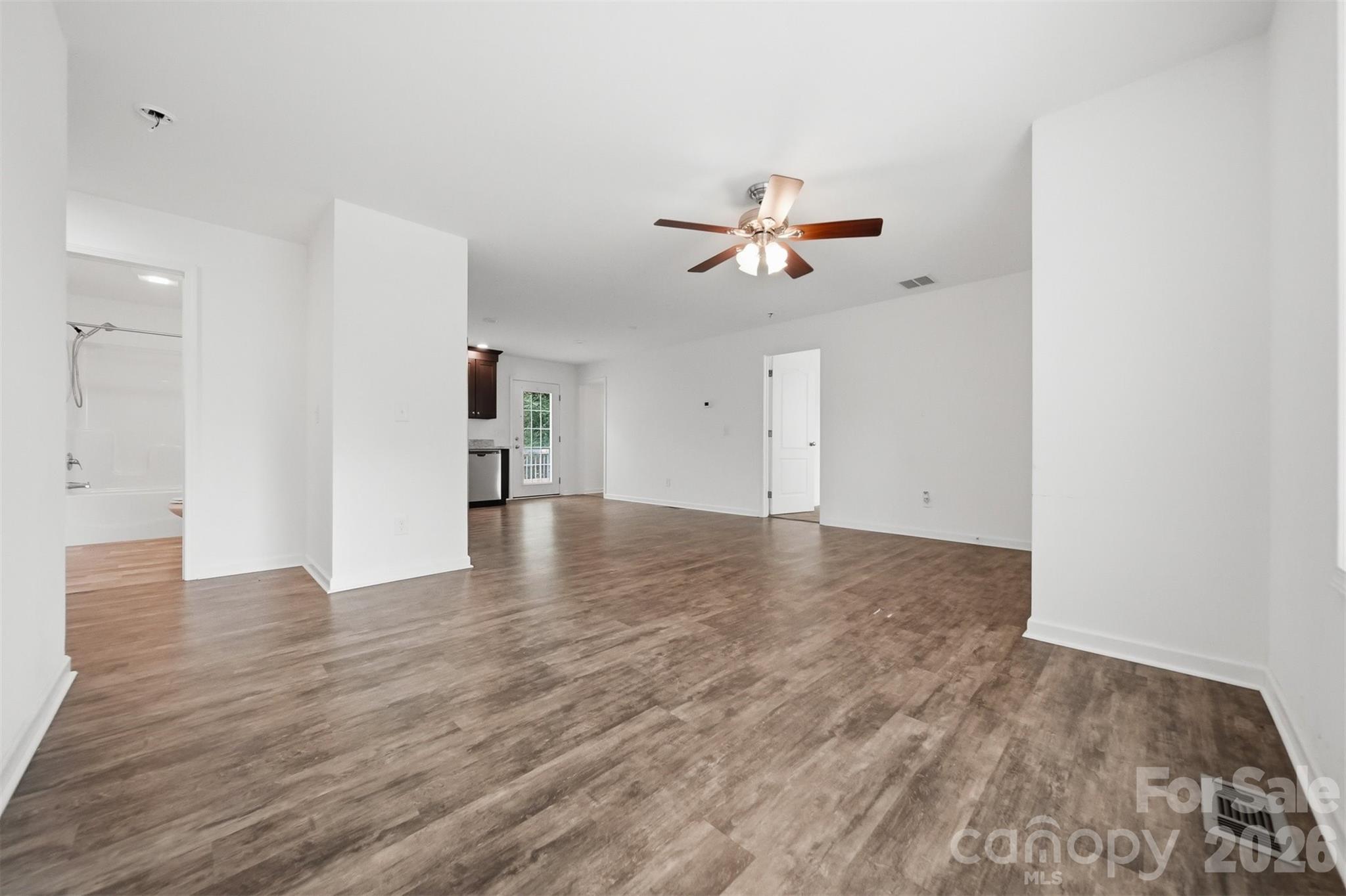 117 Falls Street Property Photo 6