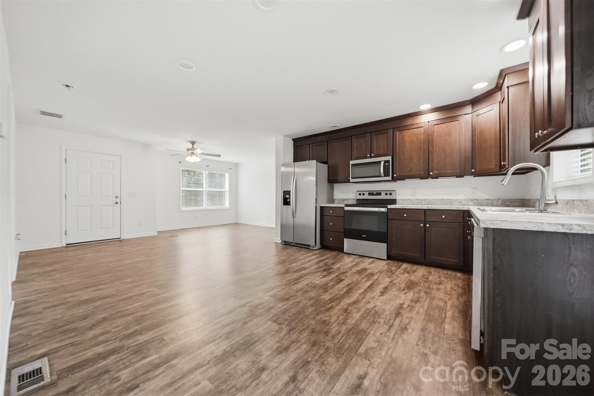 117 Falls Street Property Photo 8