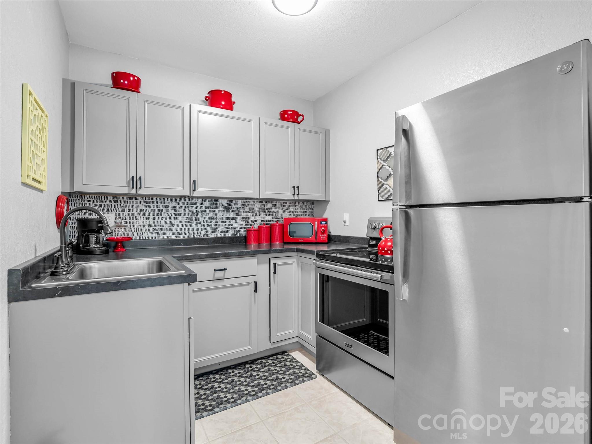450 Windom Cove Property Photo 31