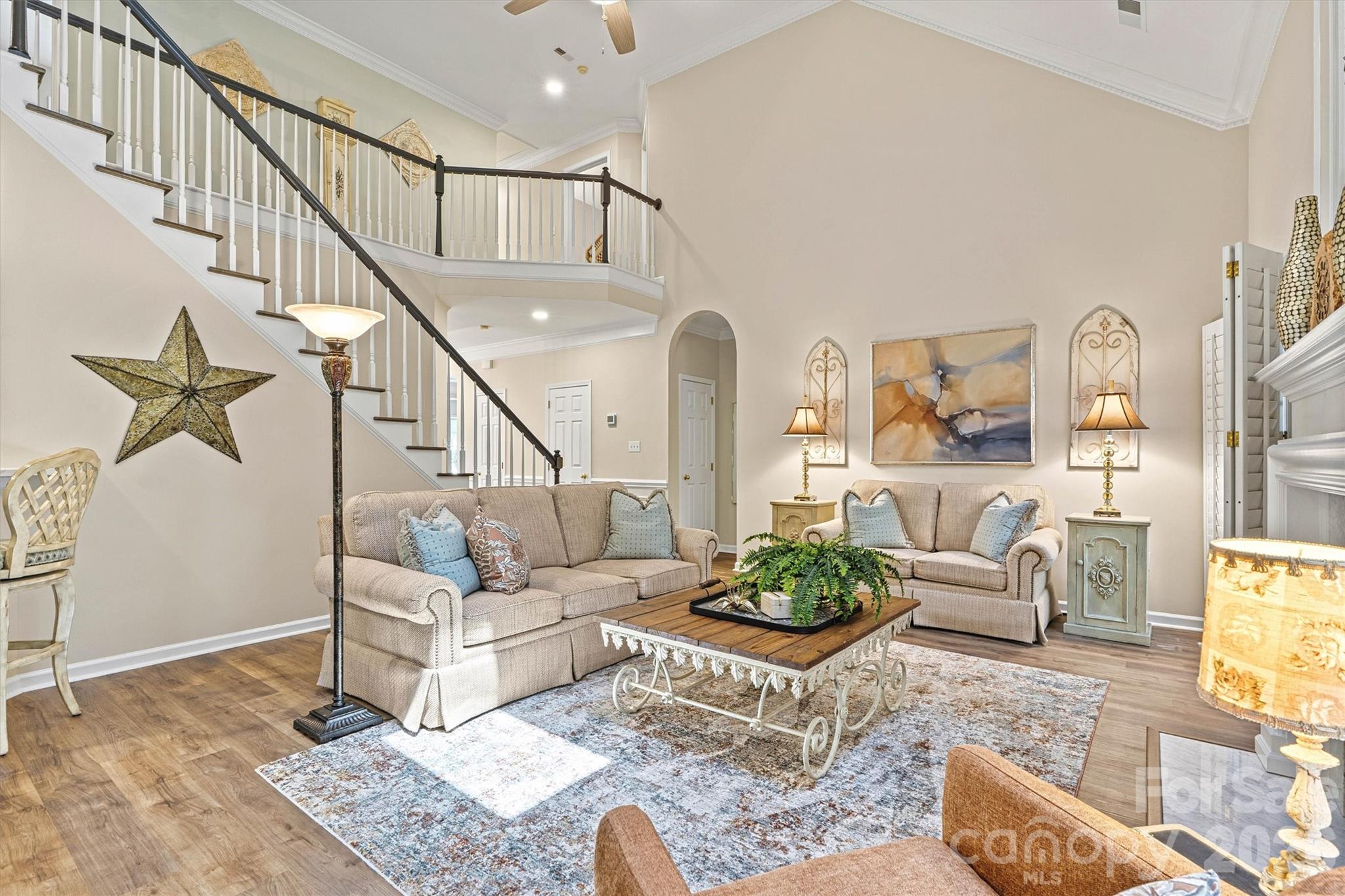 8810 Oakham Street Property Photo 10