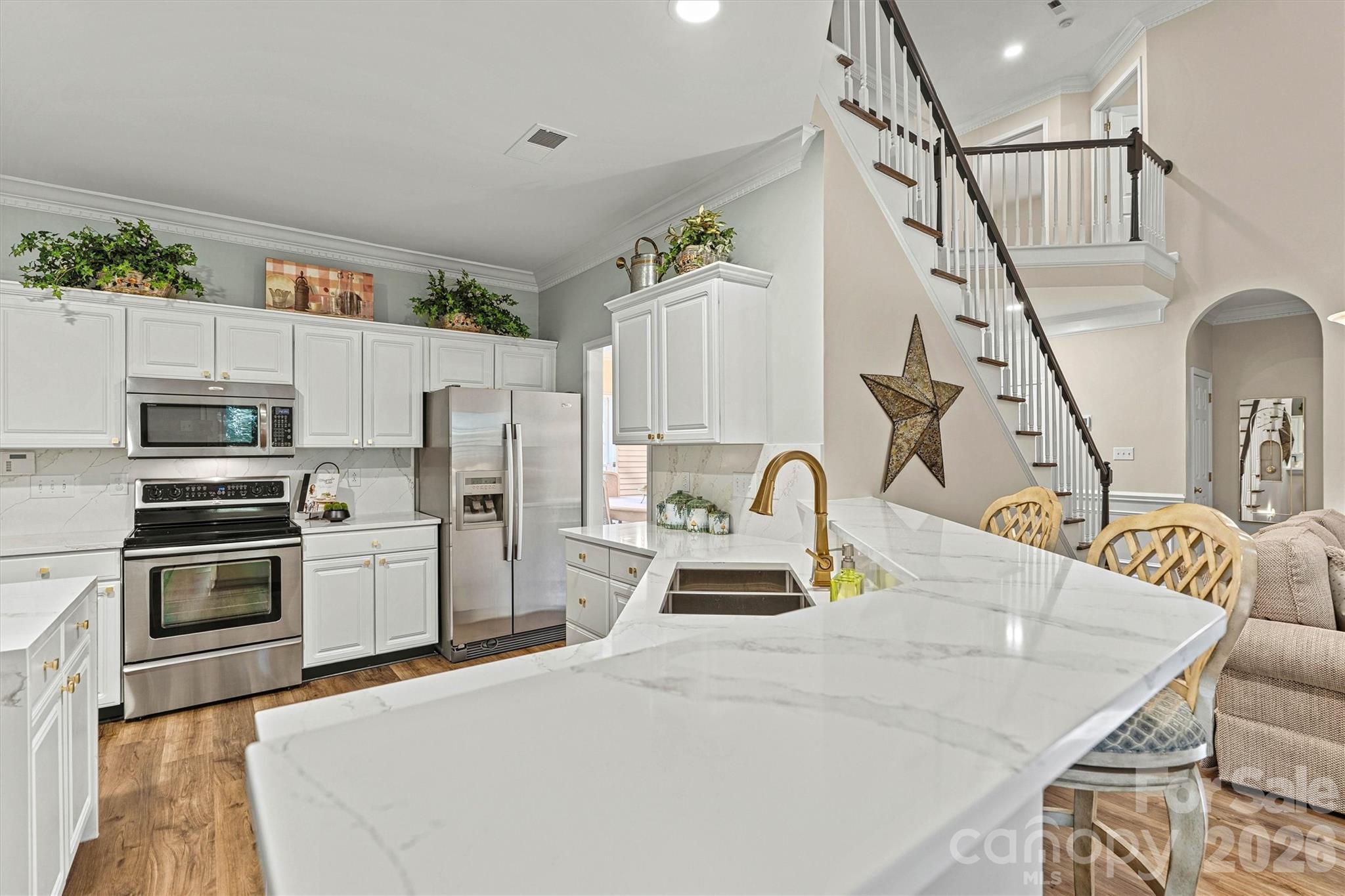 8810 Oakham Street Property Photo 14