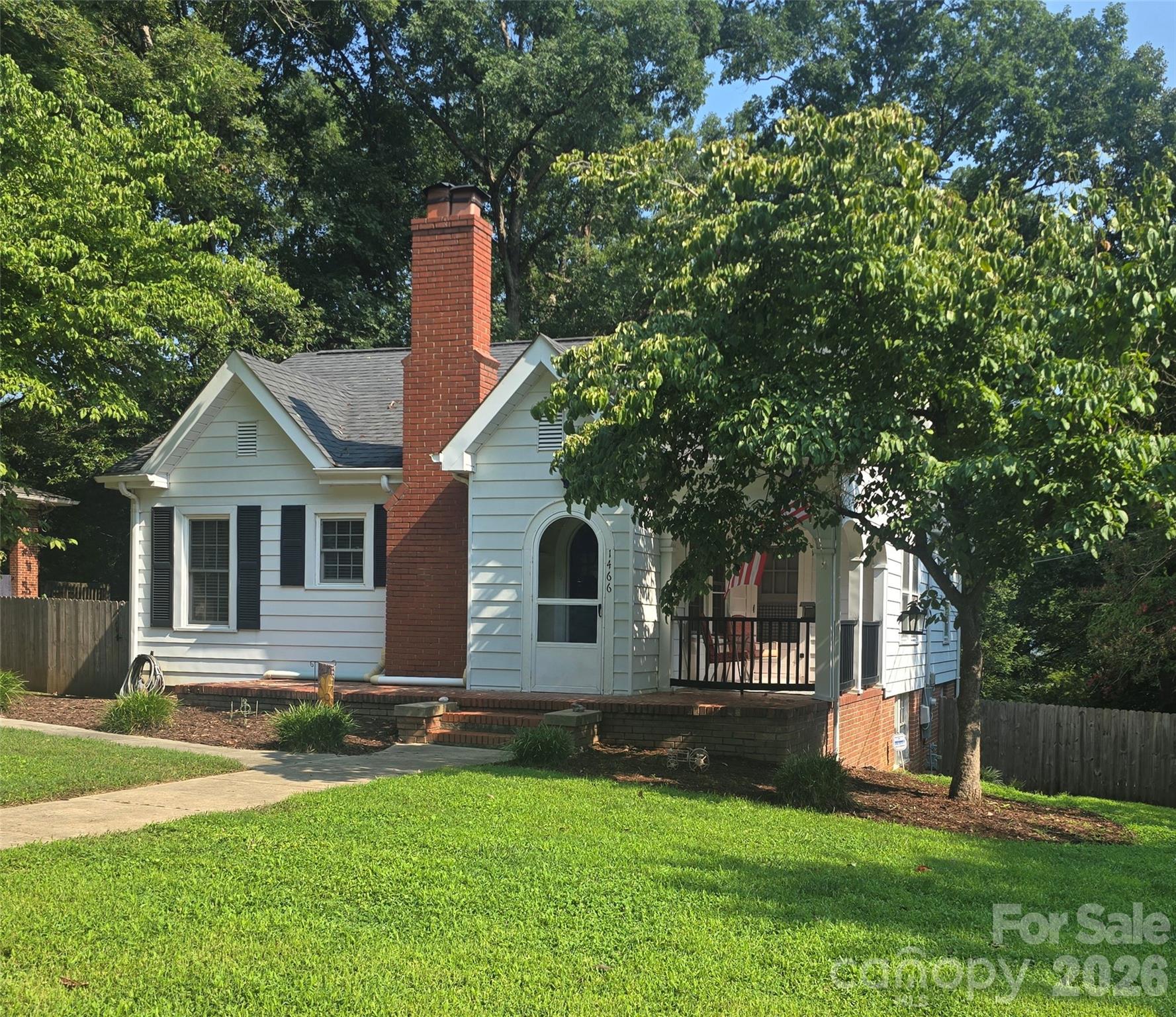 1466 White Oak Avenue Property Photo 1