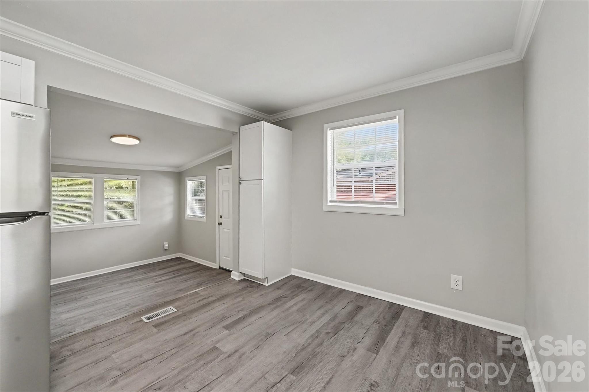4421 Knollcrest Drive Property Photo 15