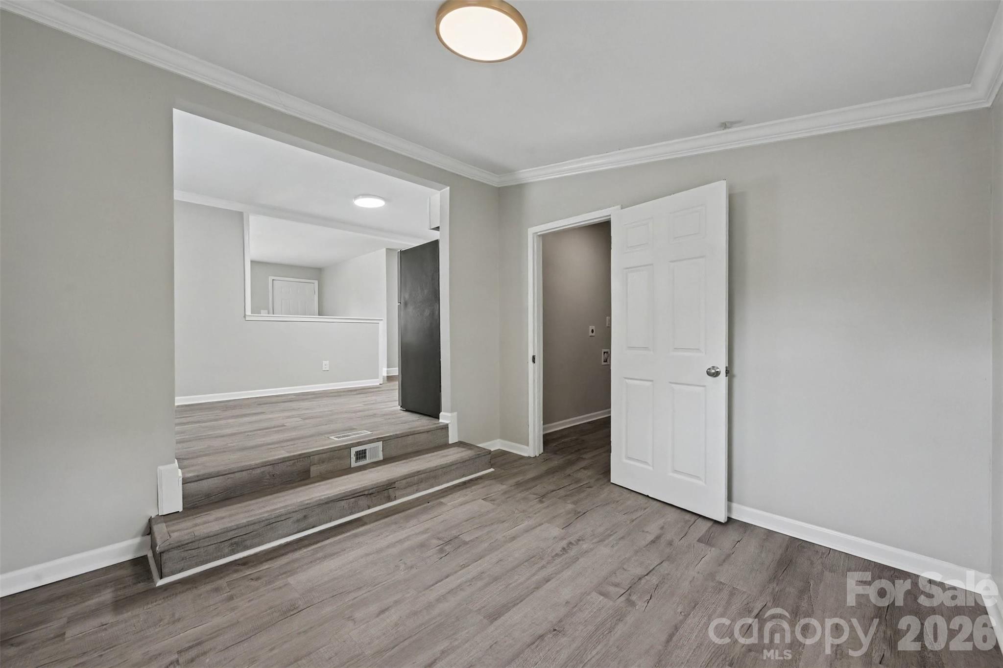 4421 Knollcrest Drive Property Photo 18