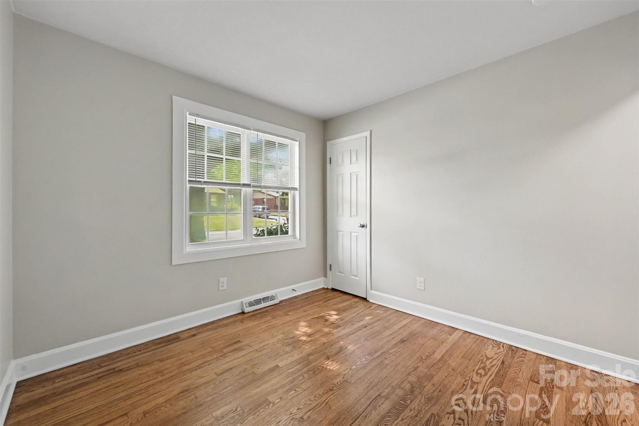 4421 Knollcrest Drive Property Photo 21