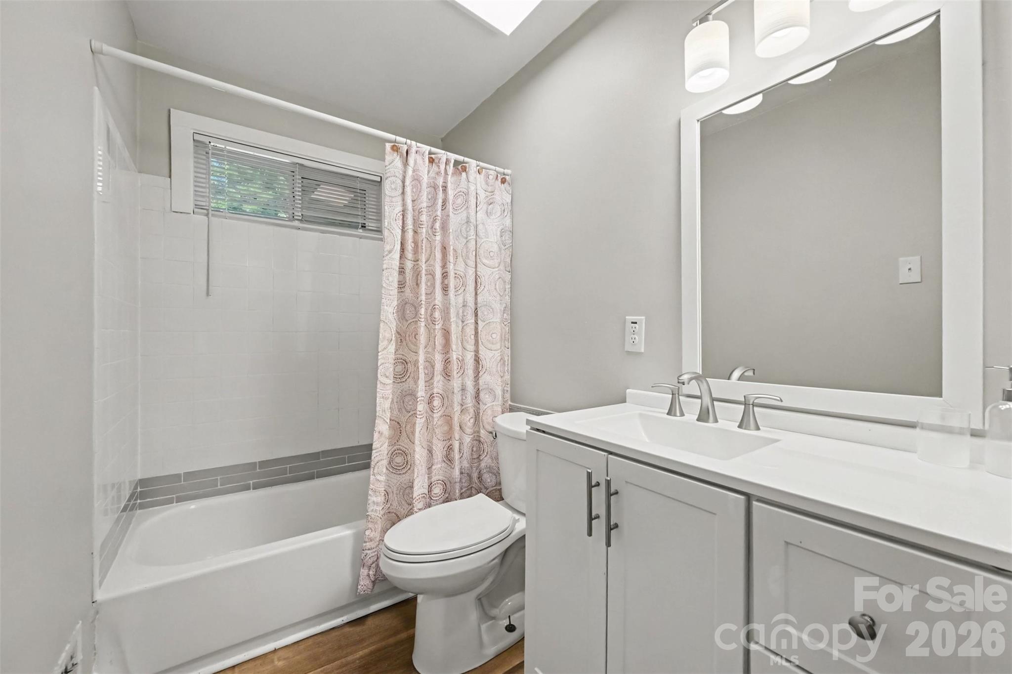 4421 Knollcrest Drive Property Photo 24