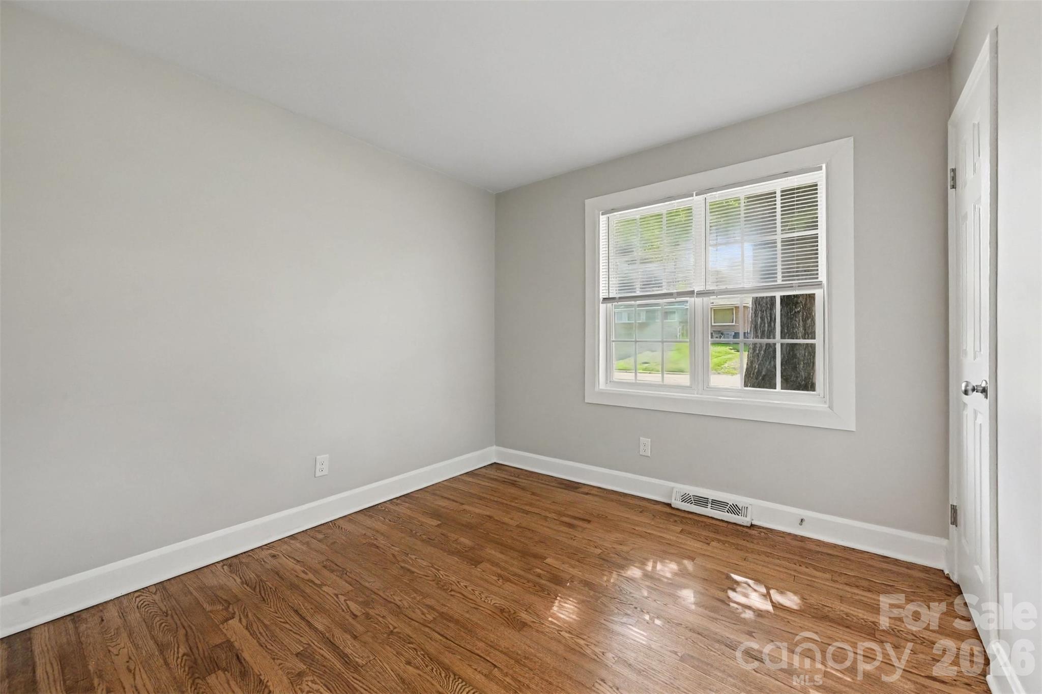 4421 Knollcrest Drive Property Photo 38
