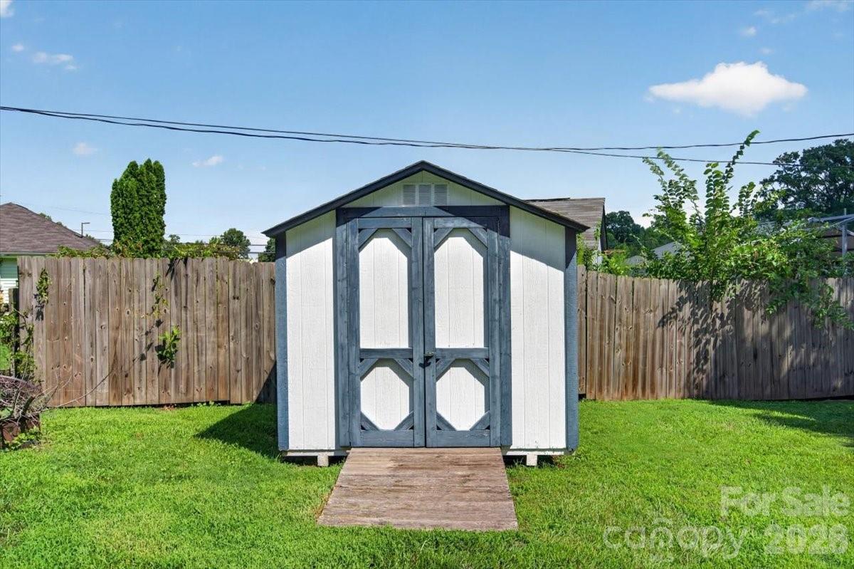 46 Linford Street Property Photo 37