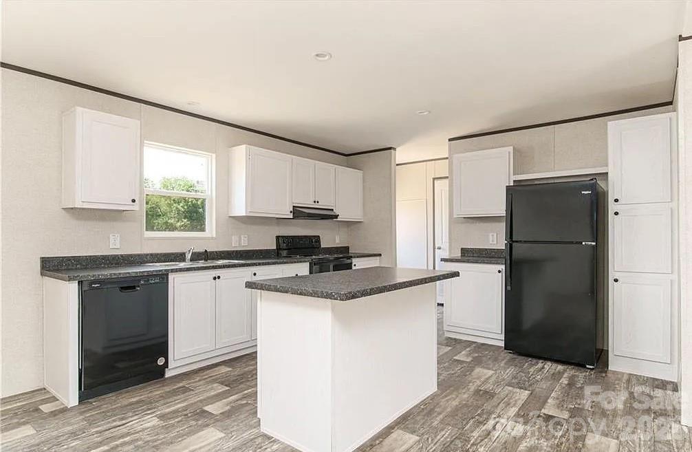 2485 Piney Road Property Photo 4