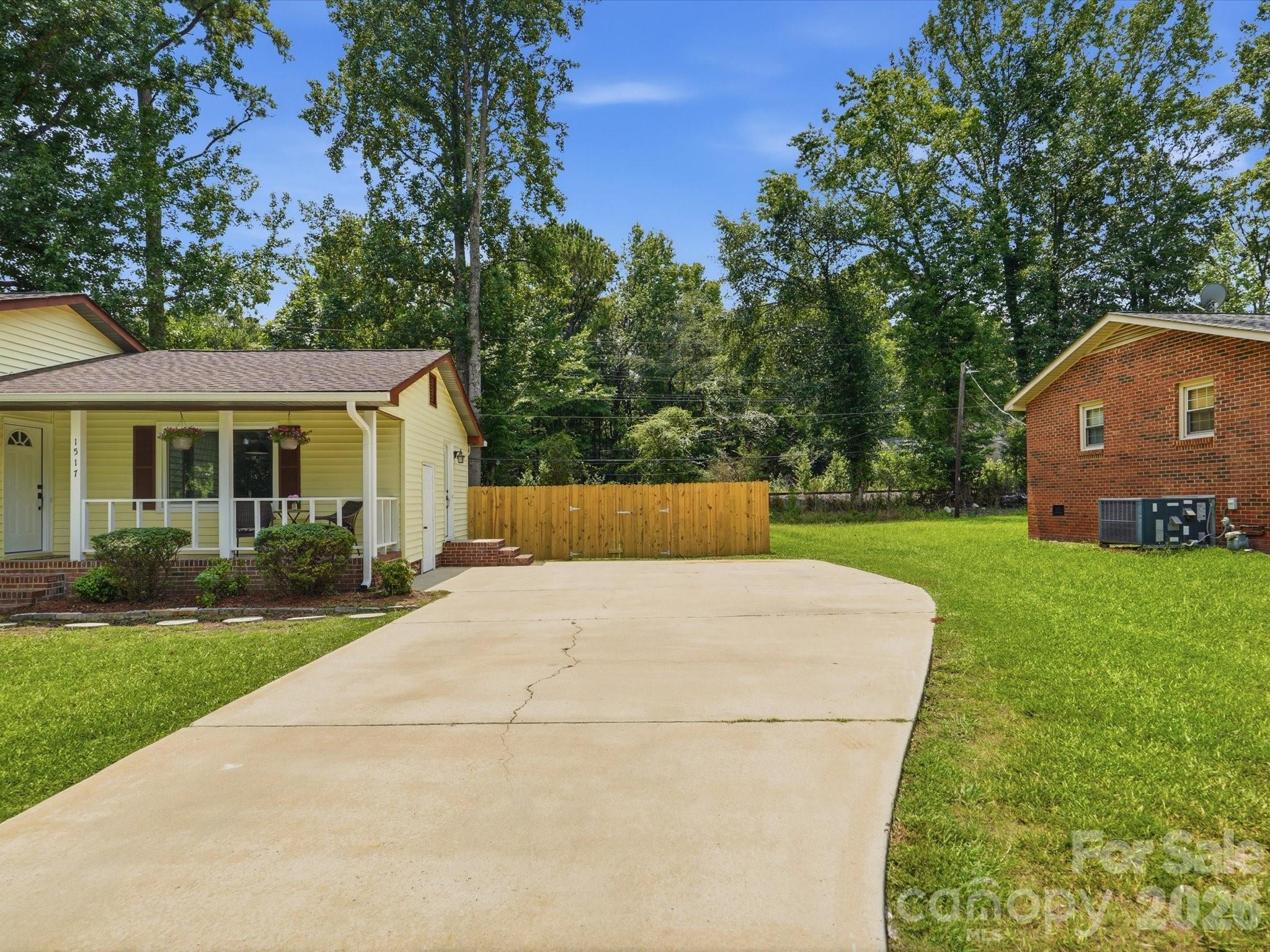 1517 Chandler Place Property Photo 5