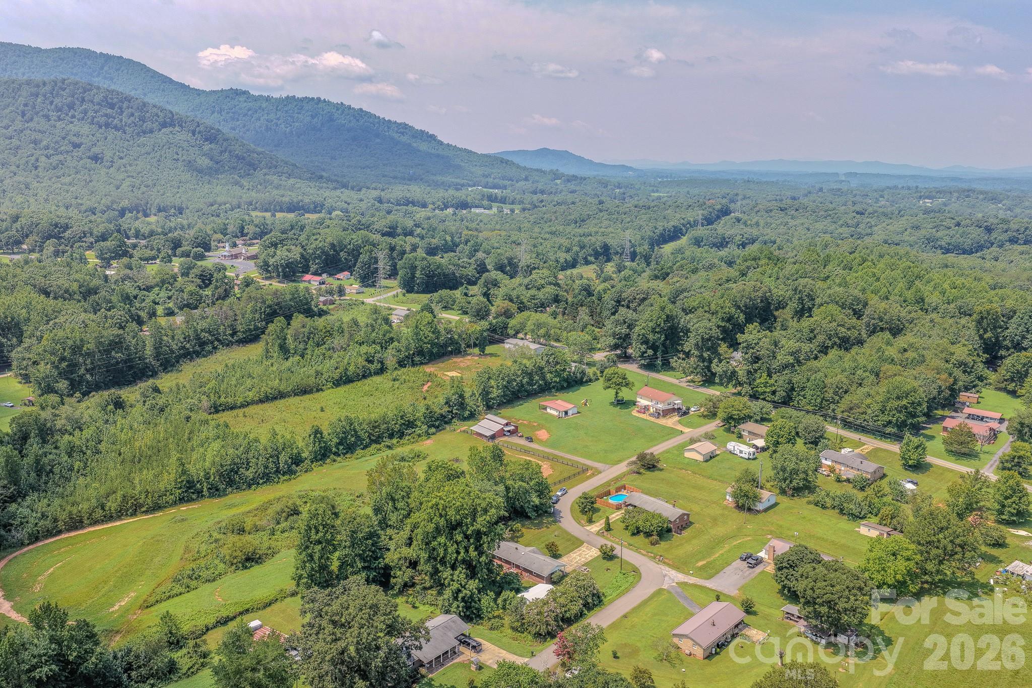 1169 Burkehurst Avenue Property Photo 8