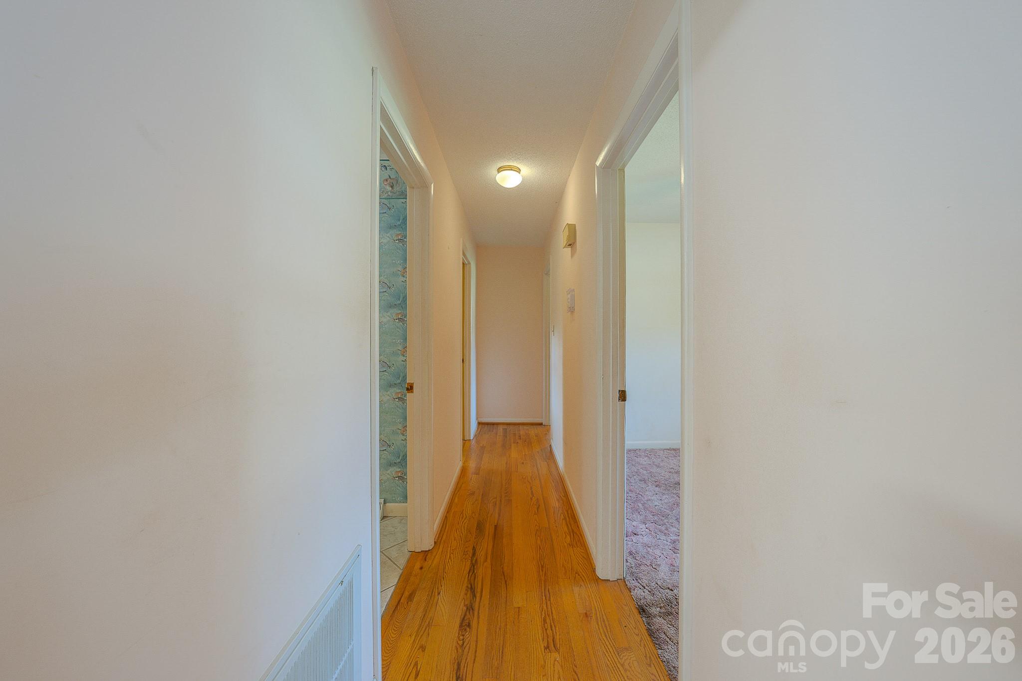 1169 Burkehurst Avenue Property Photo 15