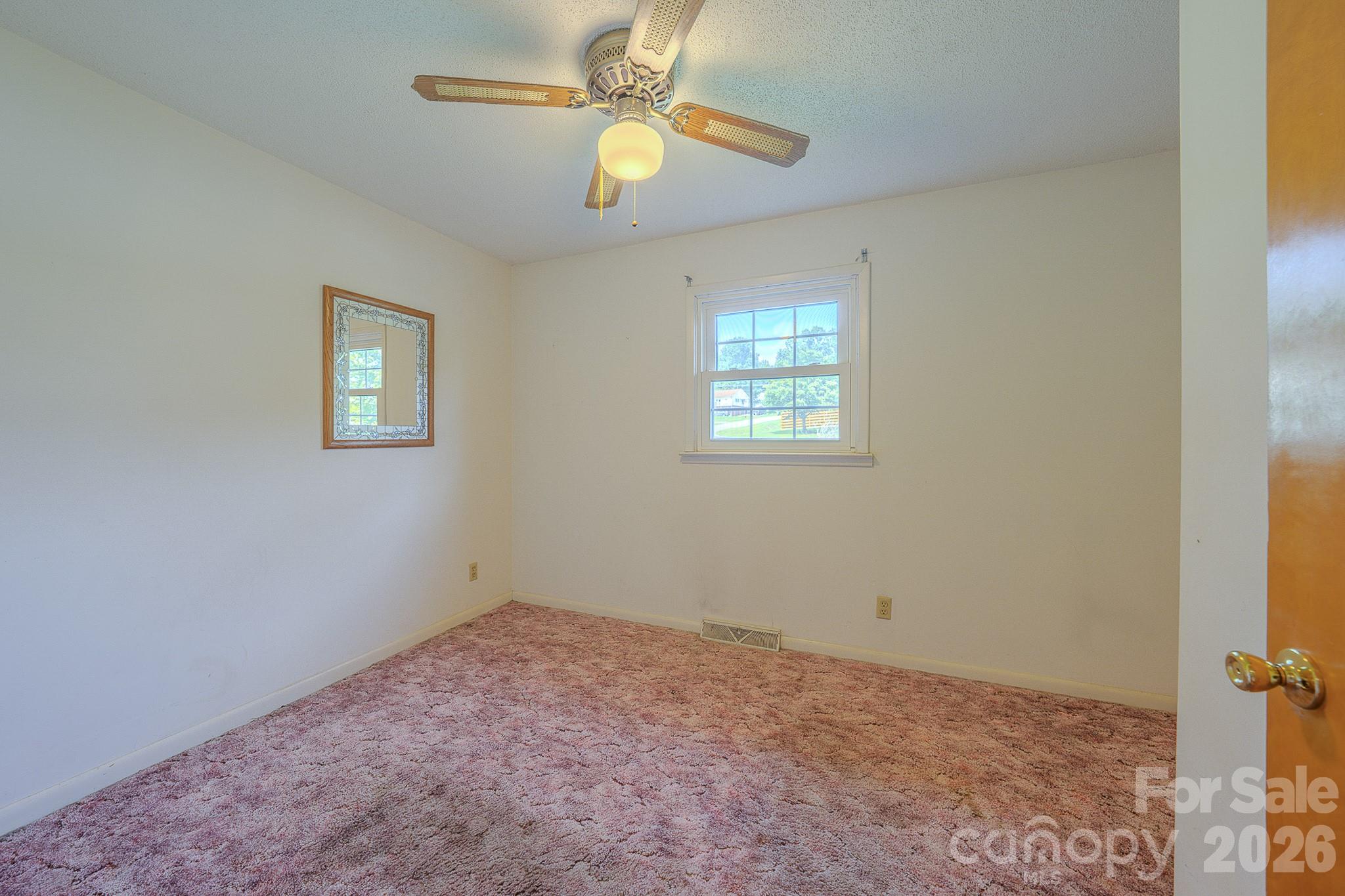 1169 Burkehurst Avenue Property Photo 19