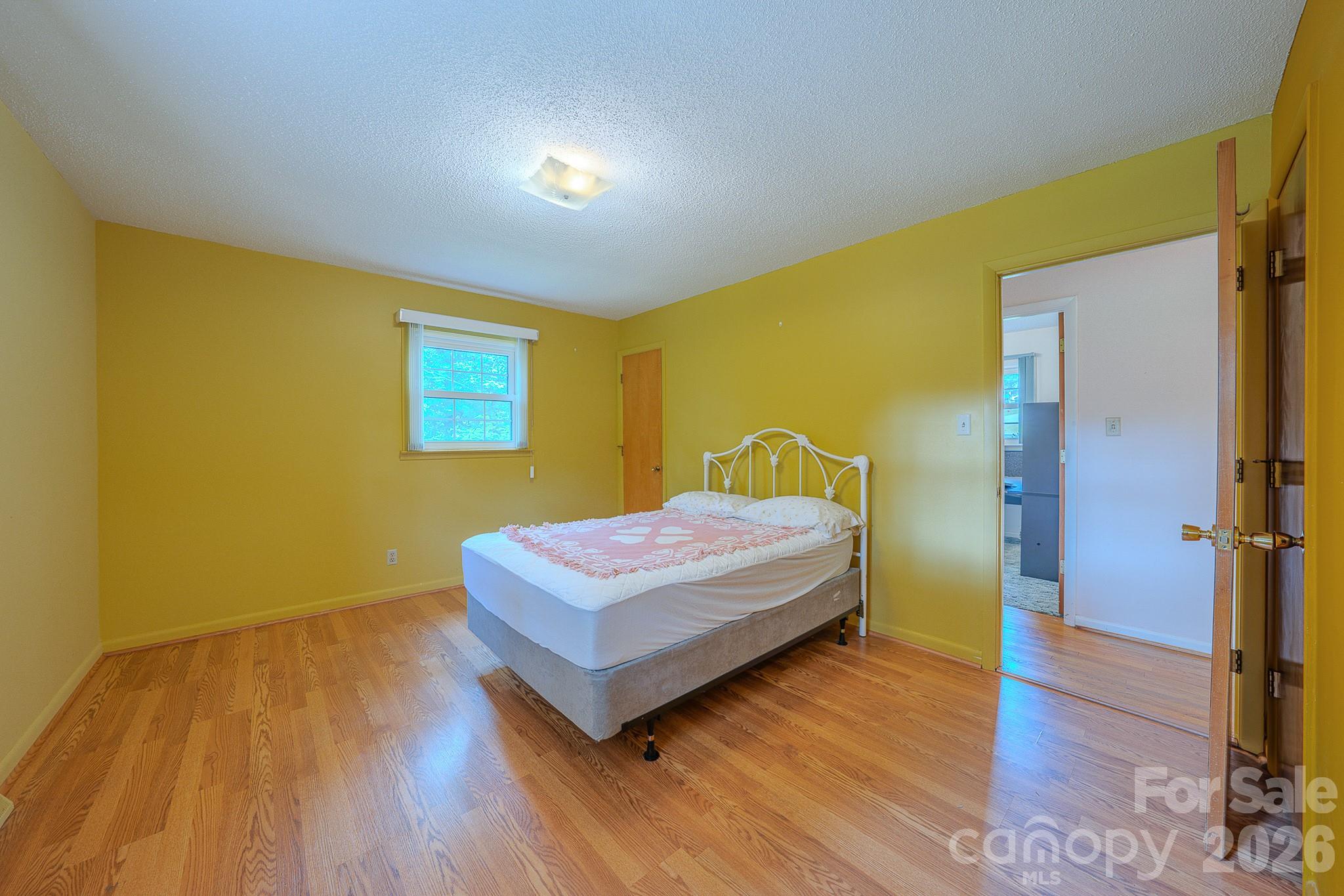 1169 Burkehurst Avenue Property Photo 21