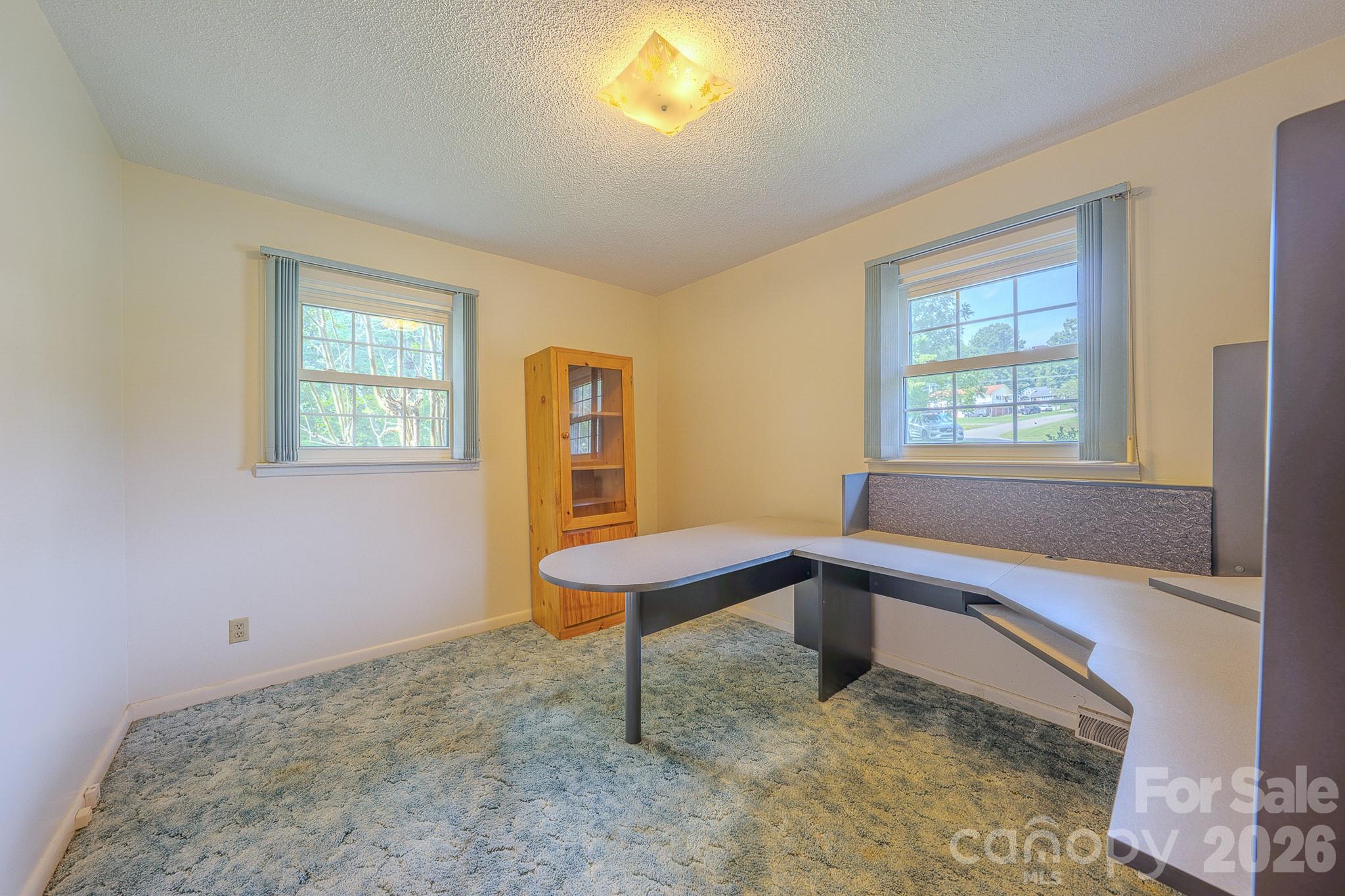 1169 Burkehurst Avenue Property Photo 25