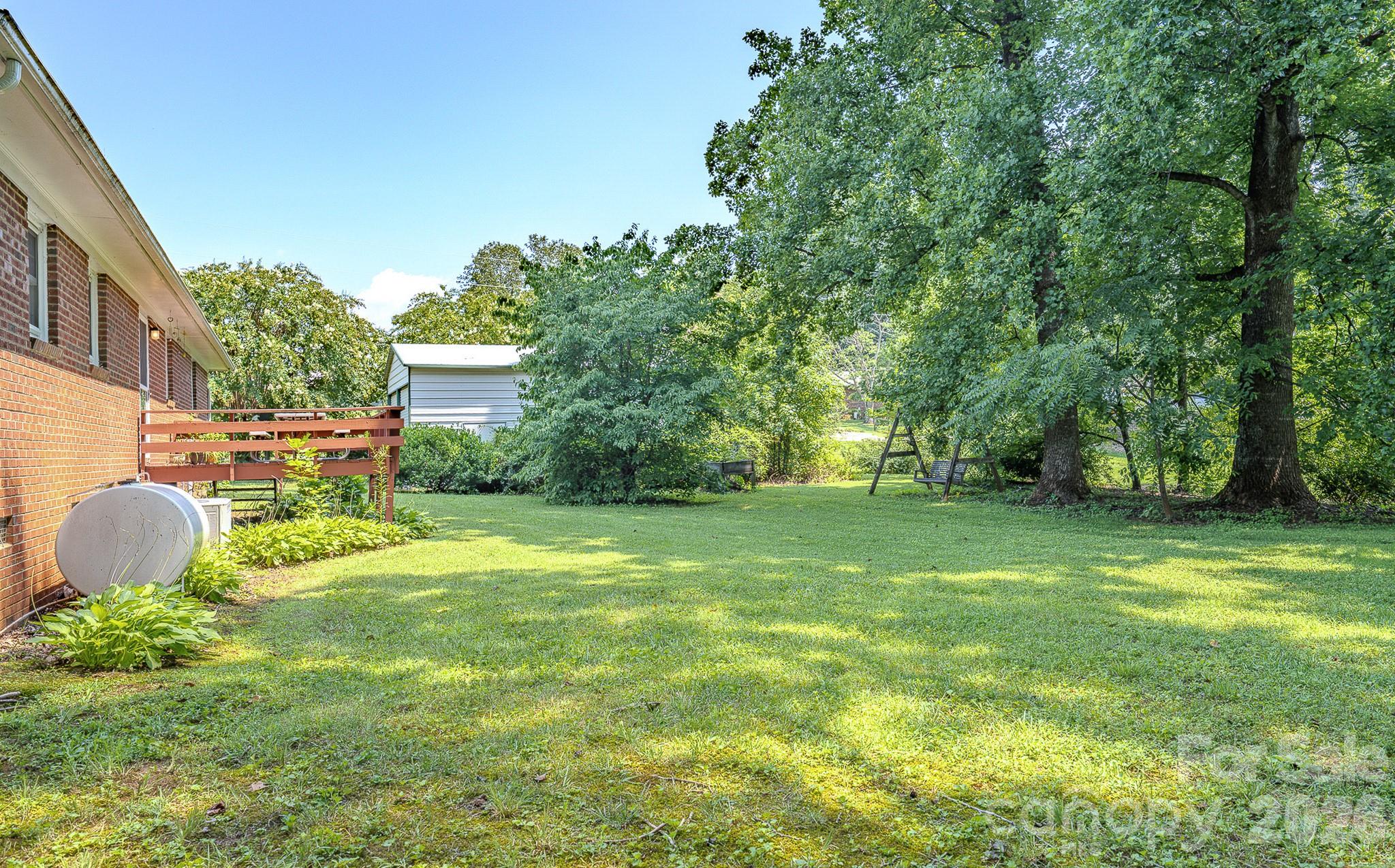 1169 Burkehurst Avenue Property Photo 29