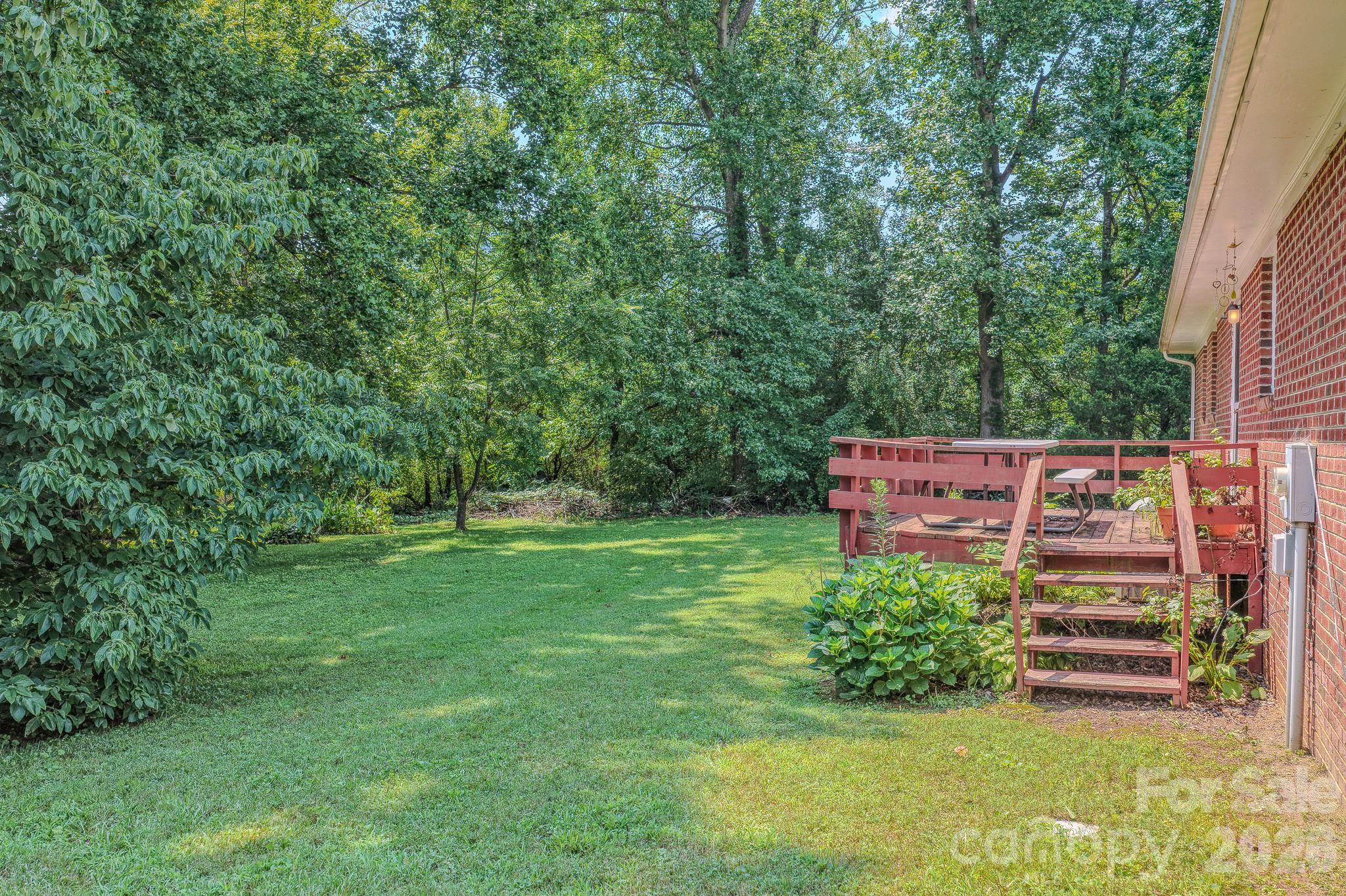 1169 Burkehurst Avenue Property Photo 31