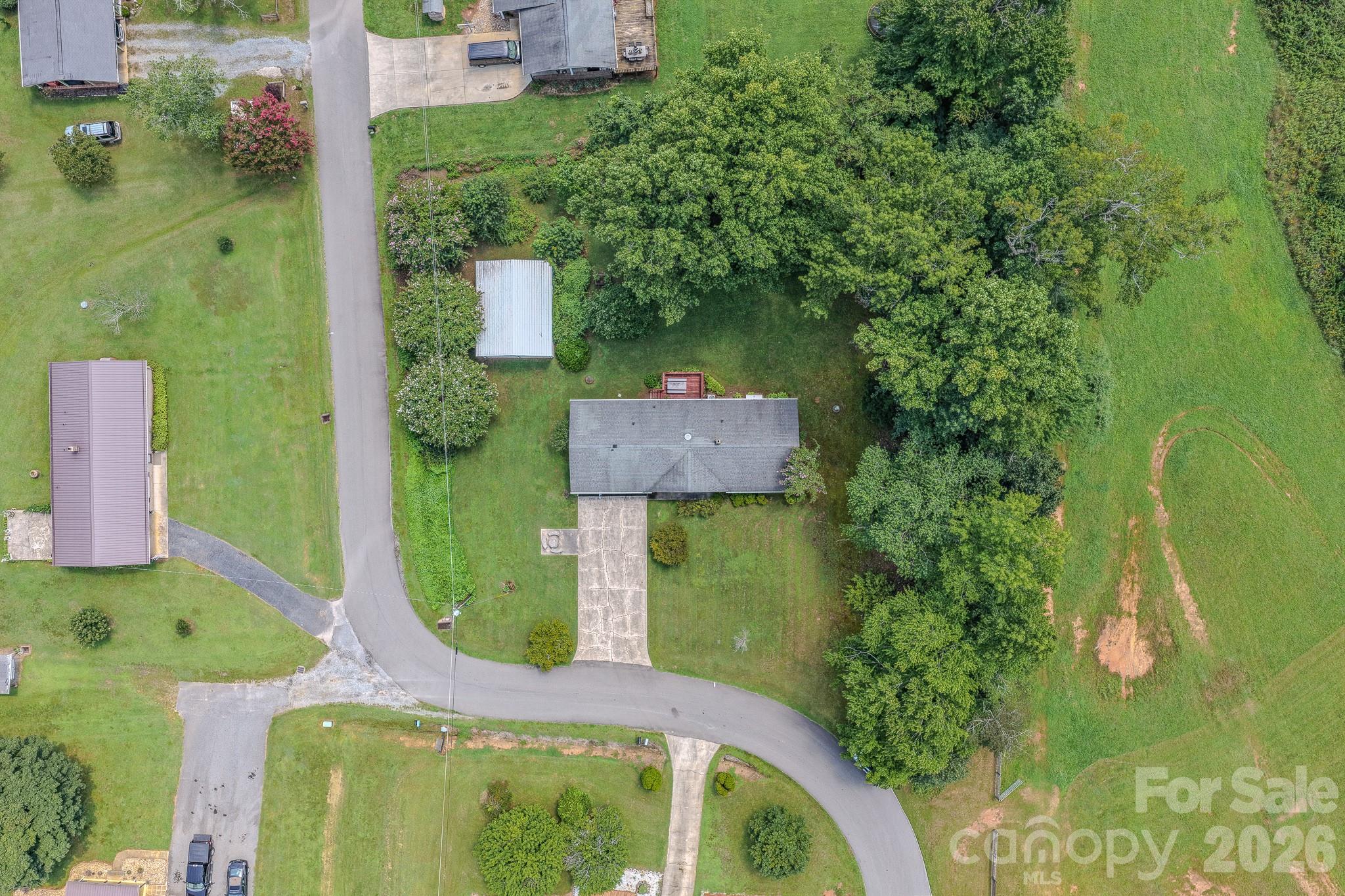 1169 Burkehurst Avenue Property Photo 32
