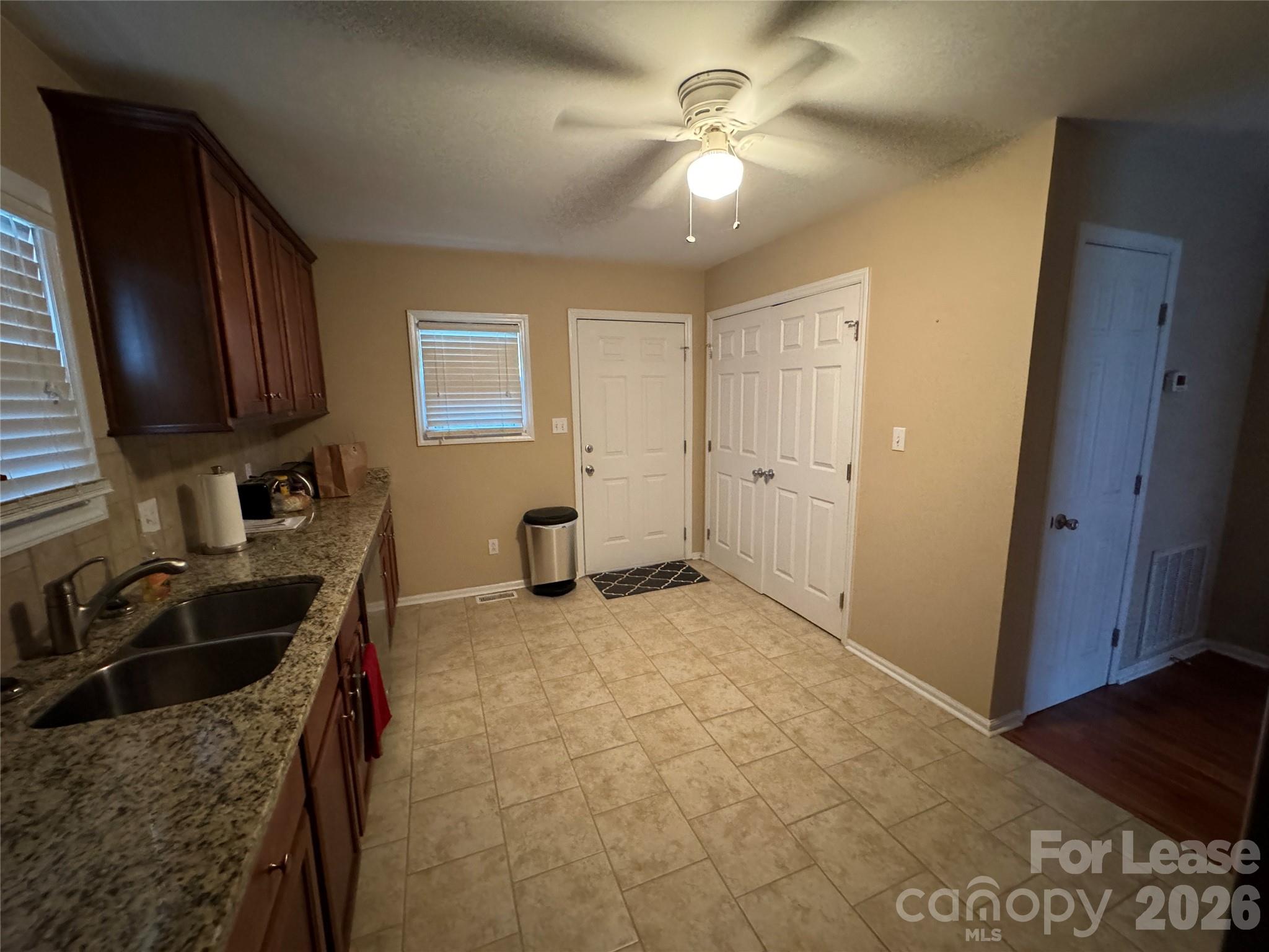 106 N 1st Street Property Photo 7