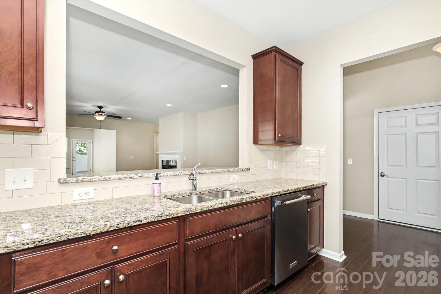 7419 Carolina Jessamine Court Property Photo 5