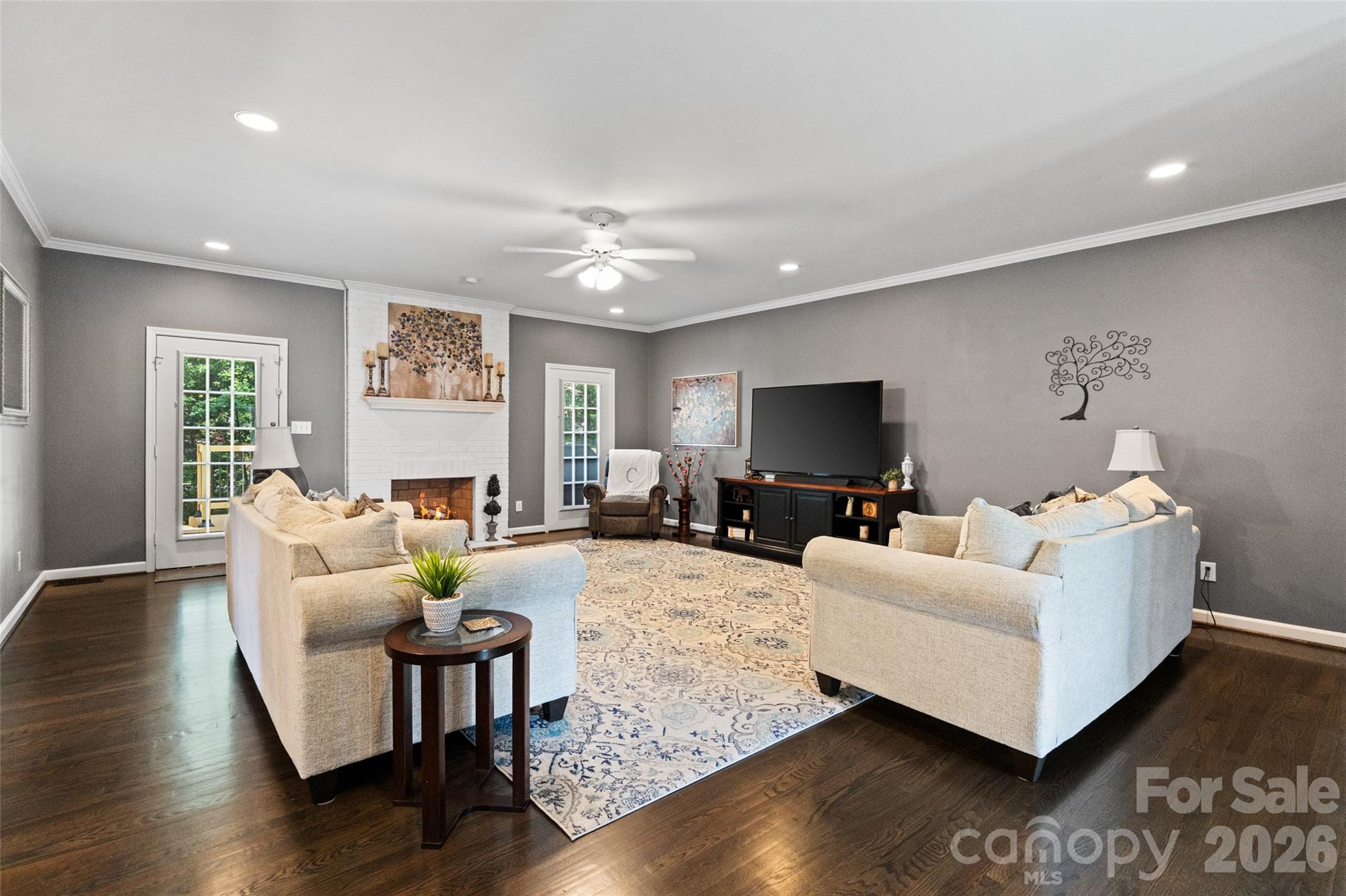 2018 Olde Oxford Court Property Photo 8