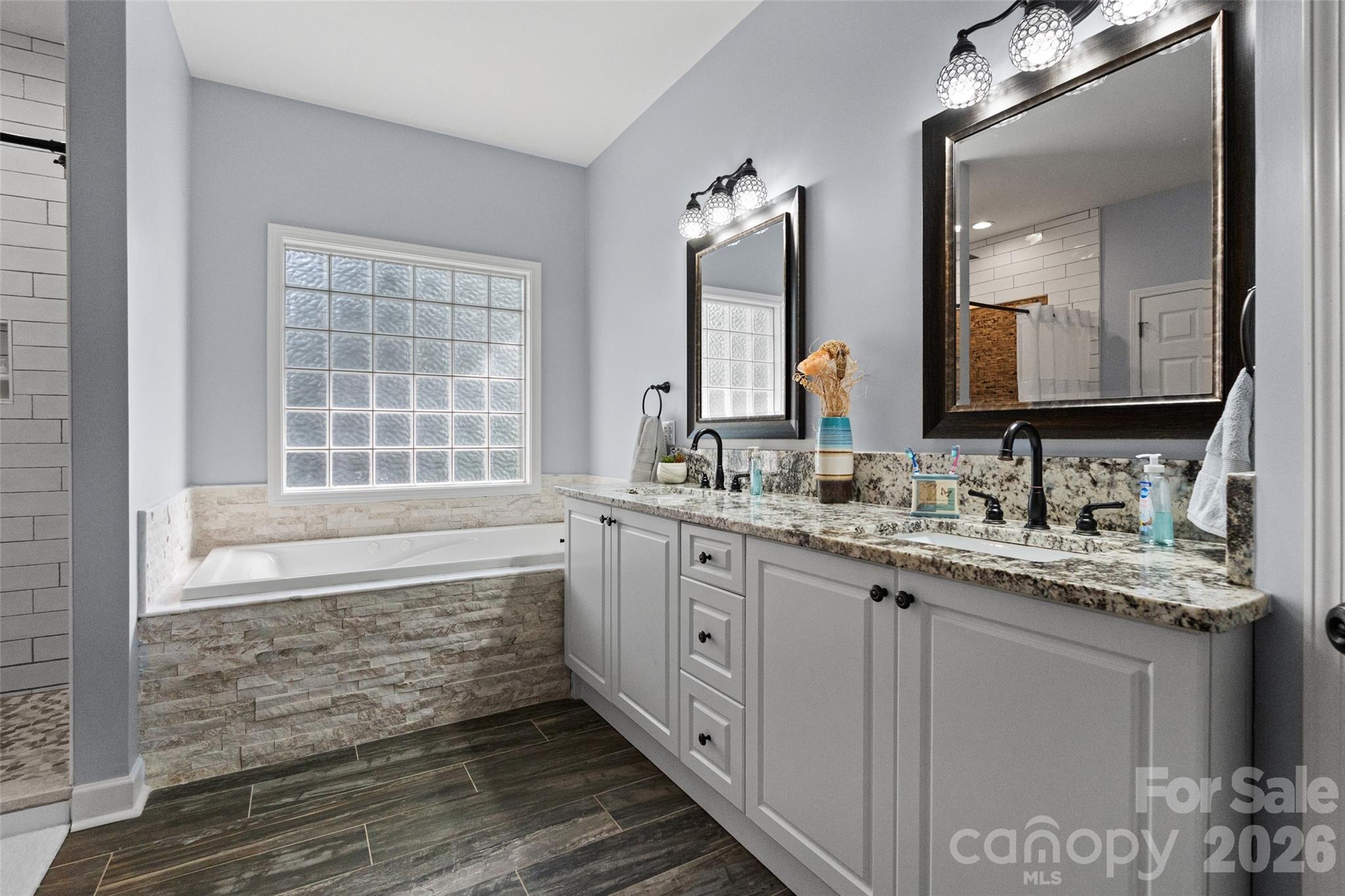 2018 Olde Oxford Court Property Photo 21