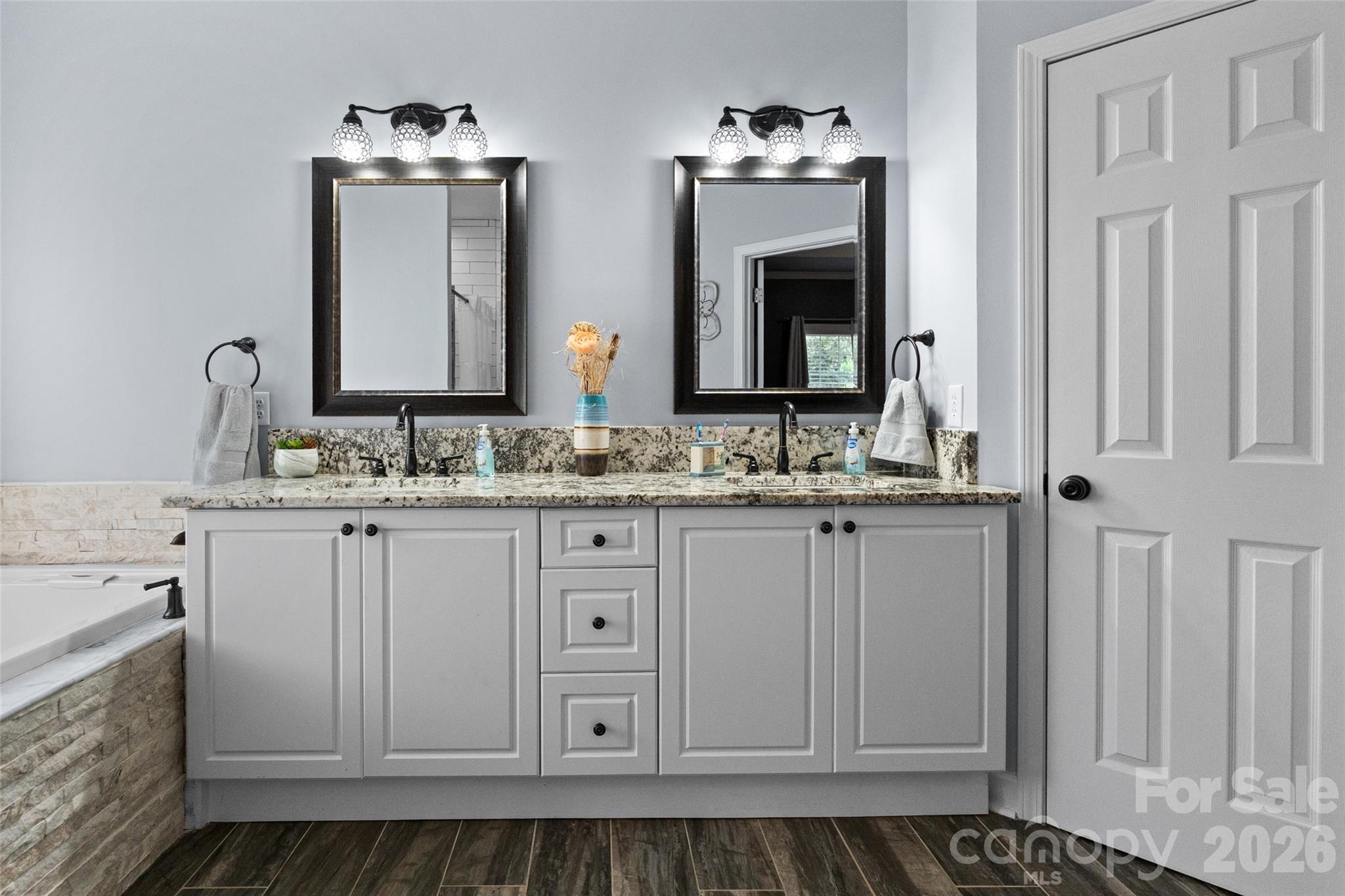 2018 Olde Oxford Court Property Photo 22