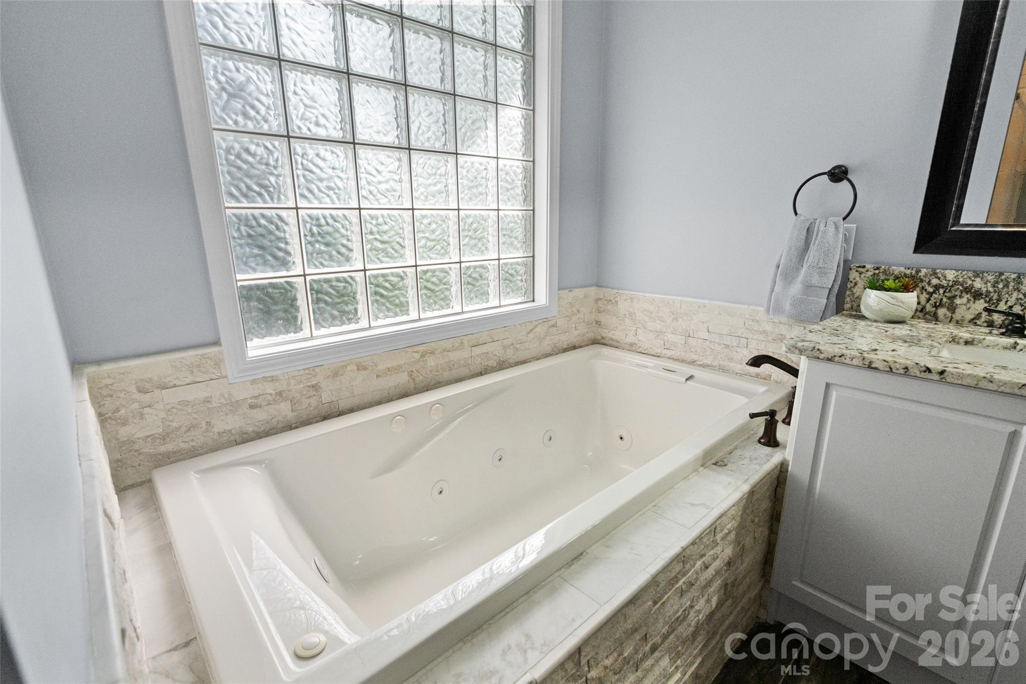 2018 Olde Oxford Court Property Photo 23