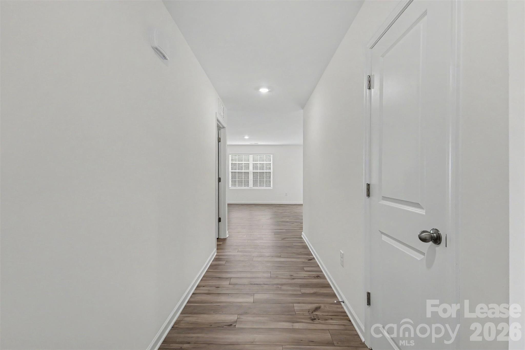 313 W 18th Street Property Photo 4