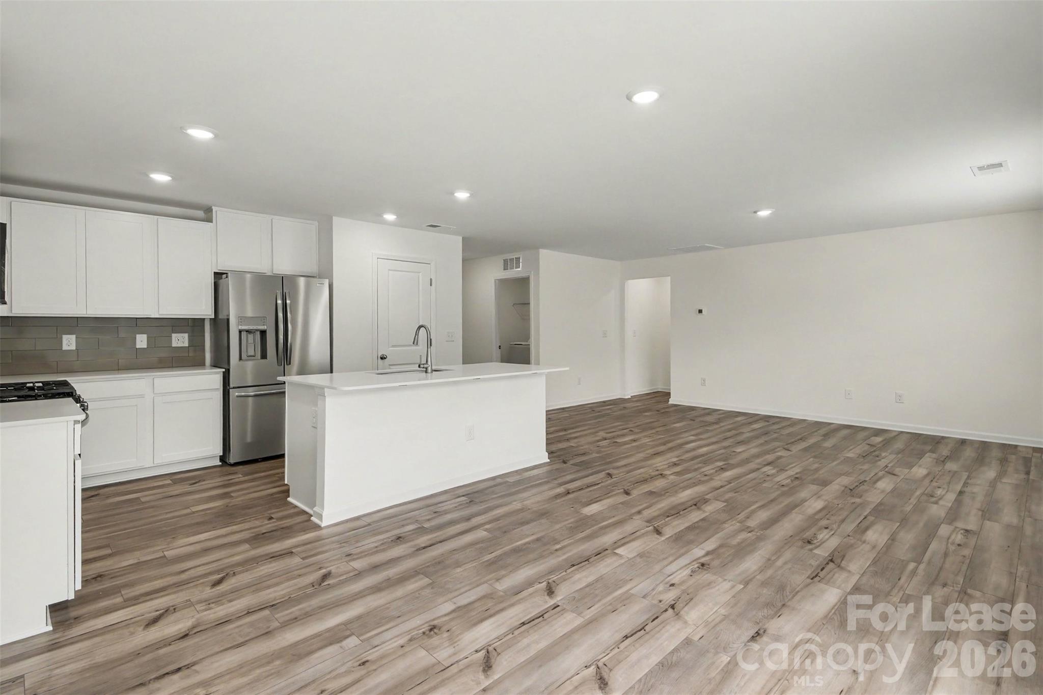 313 W 18th Street Property Photo 8