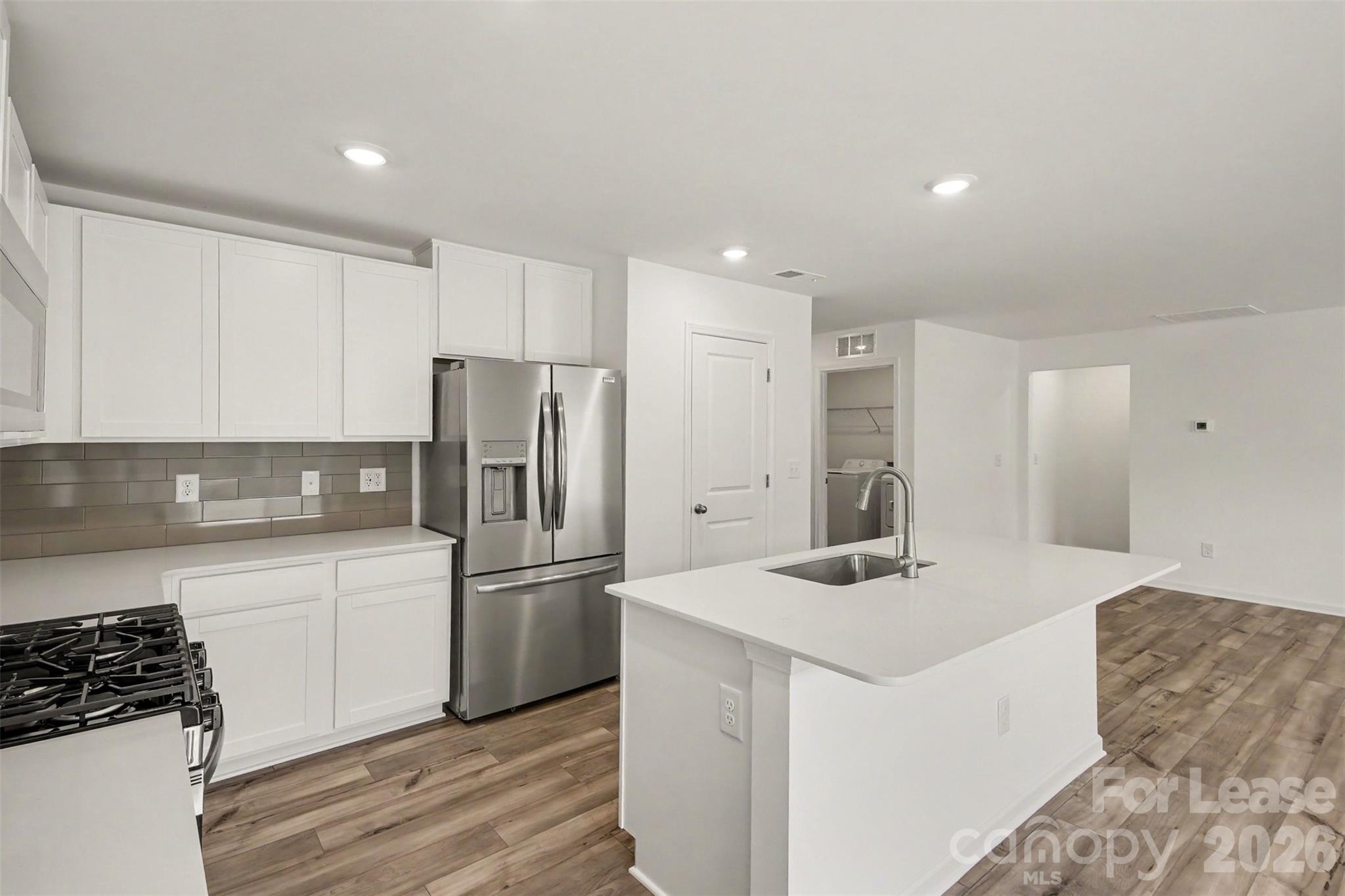 313 W 18th Street Property Photo 9