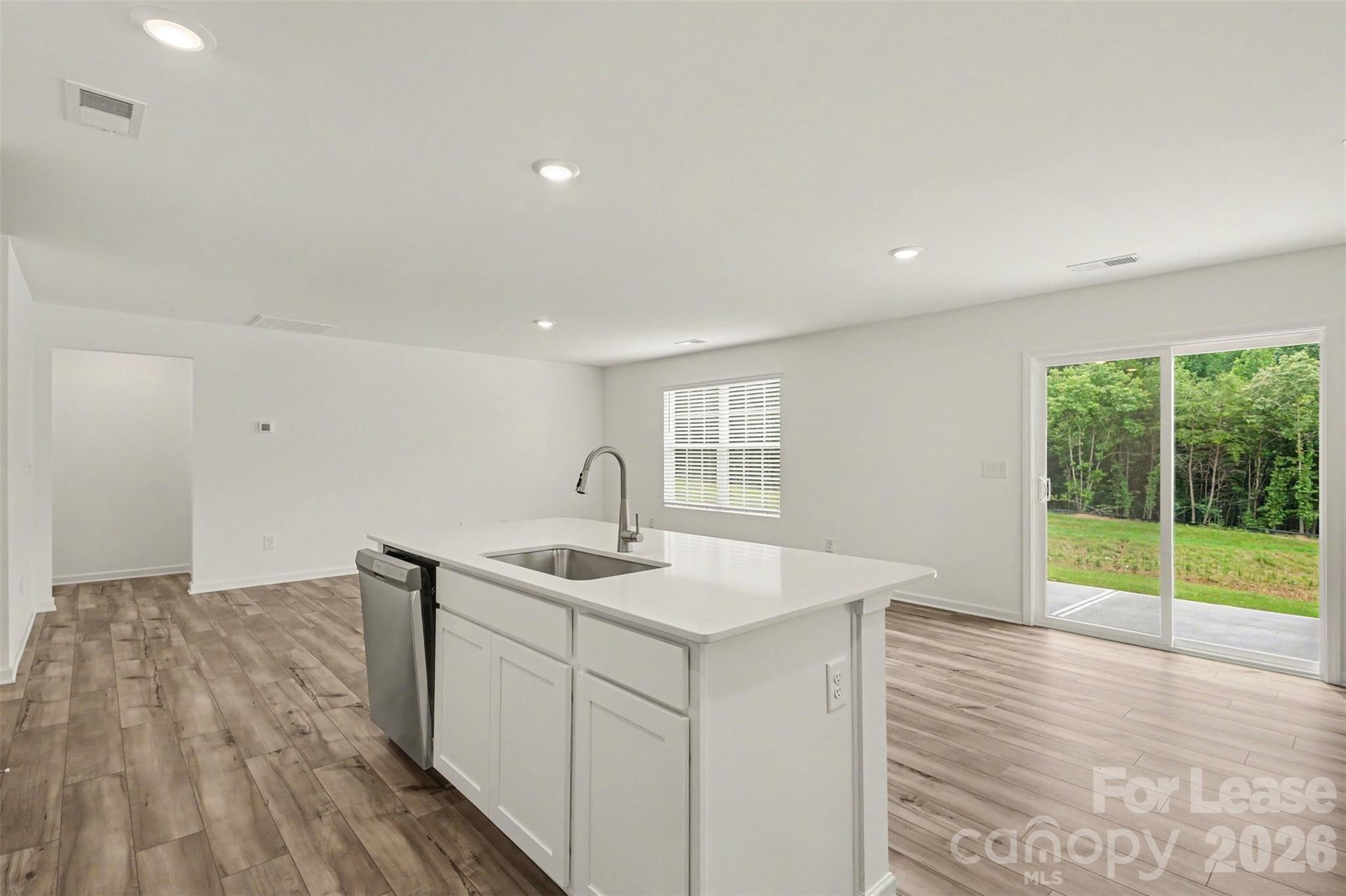 313 W 18th Street Property Photo 10