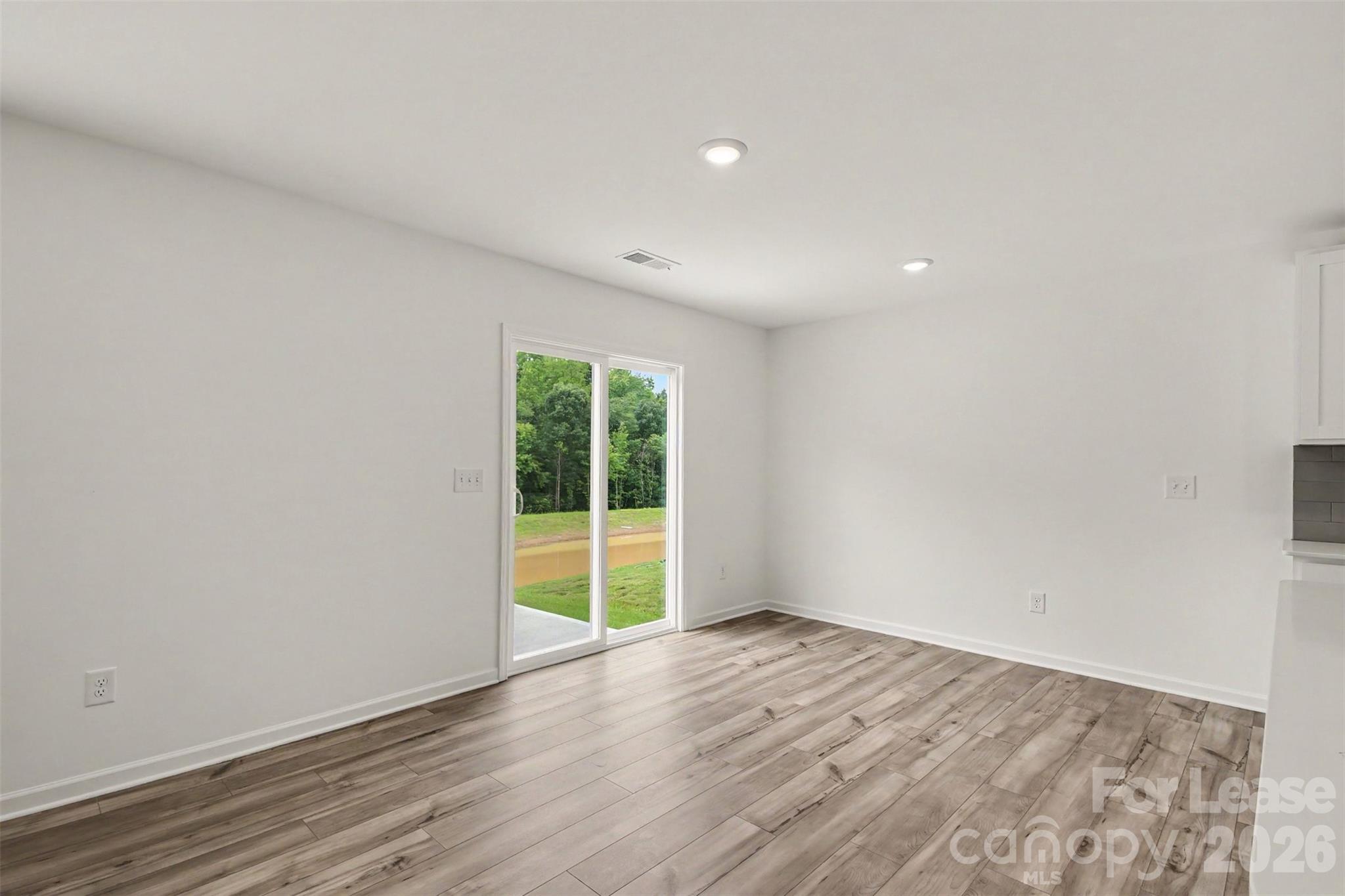 313 W 18th Street Property Photo 12
