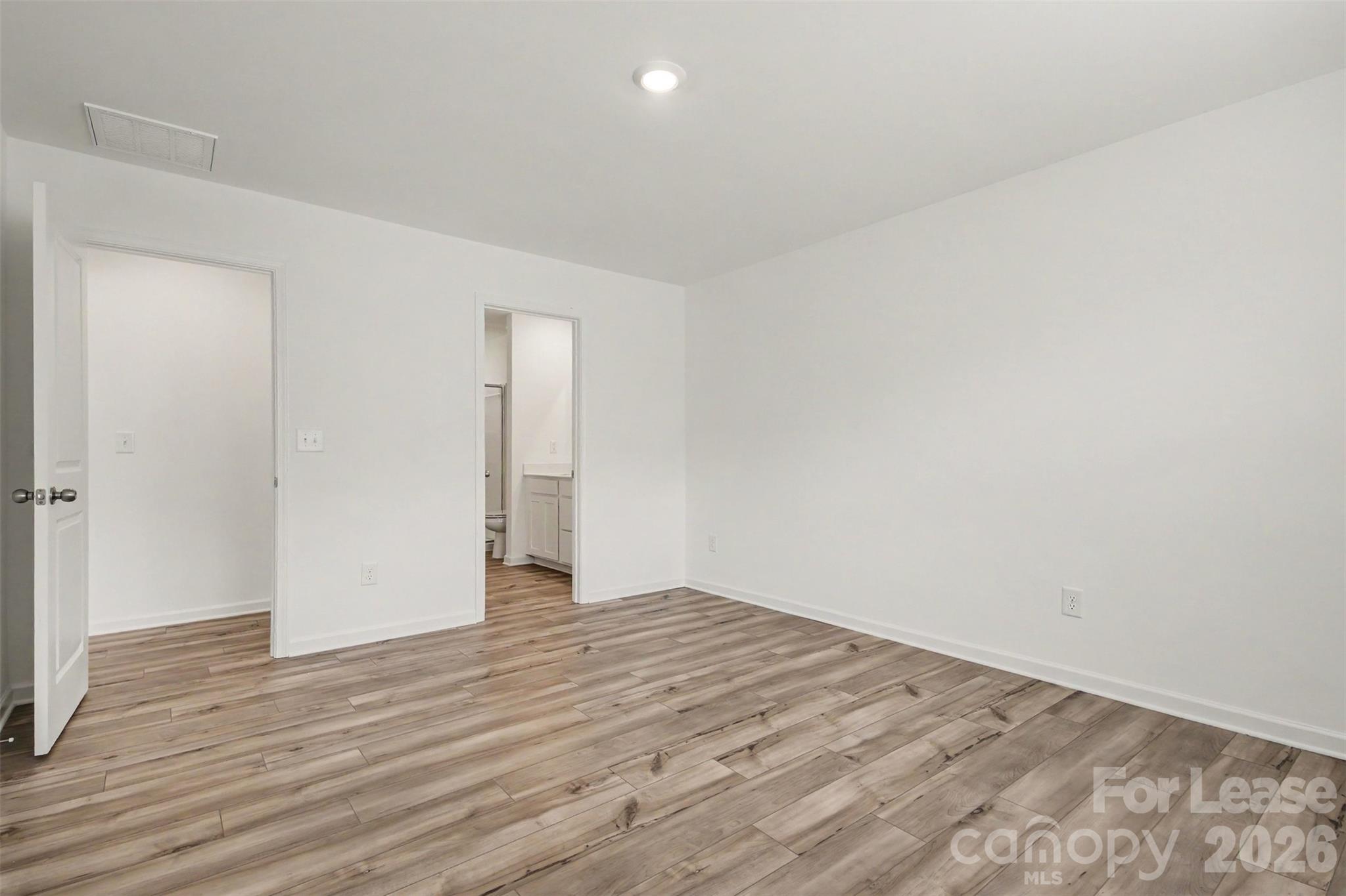 313 W 18th Street Property Photo 15