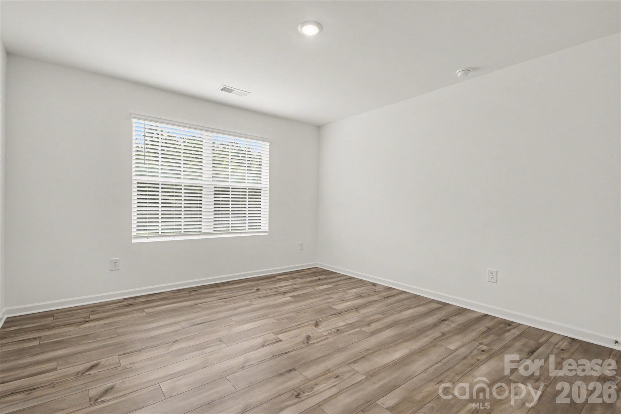 313 W 18th Street Property Photo 17