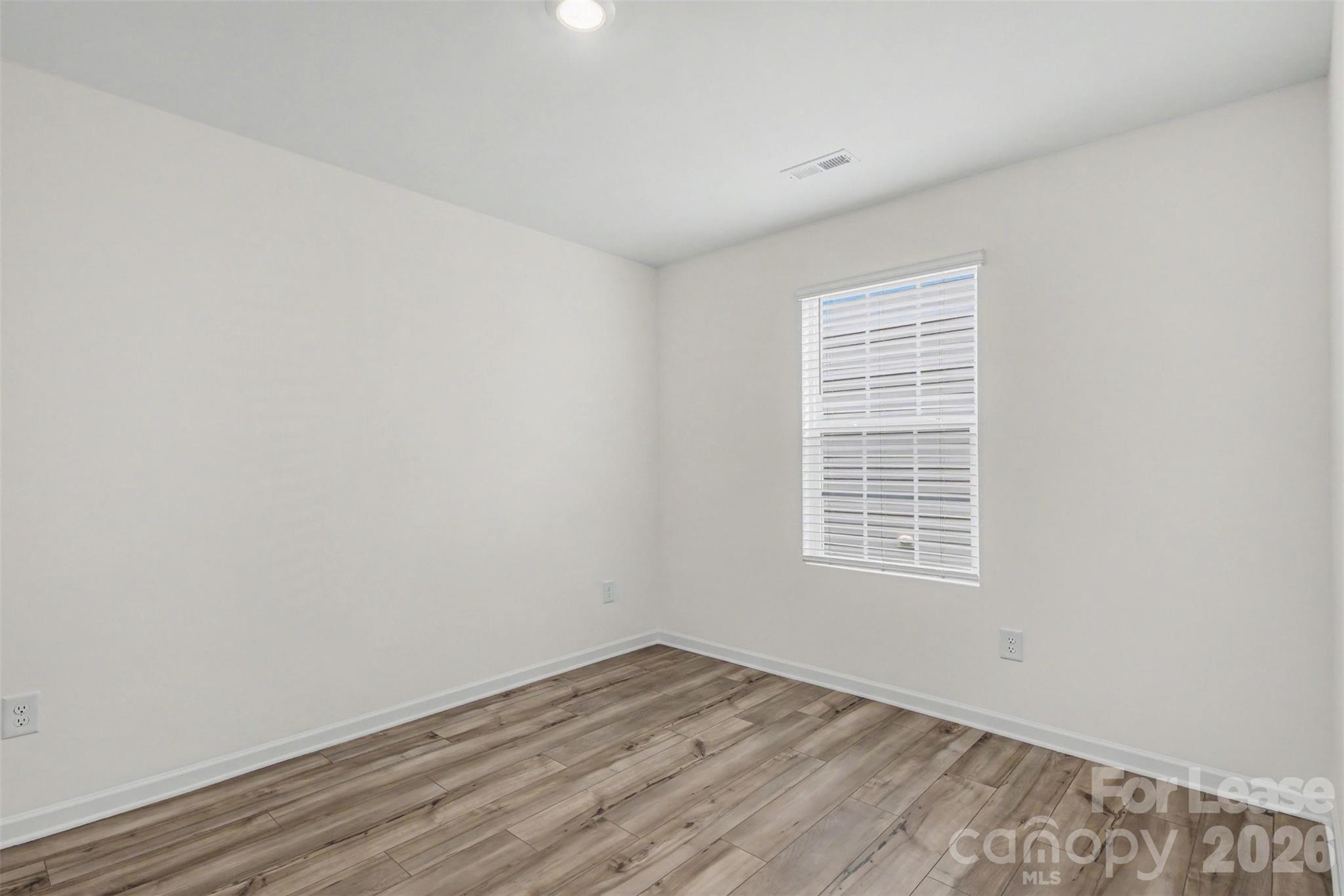 313 W 18th Street Property Photo 20