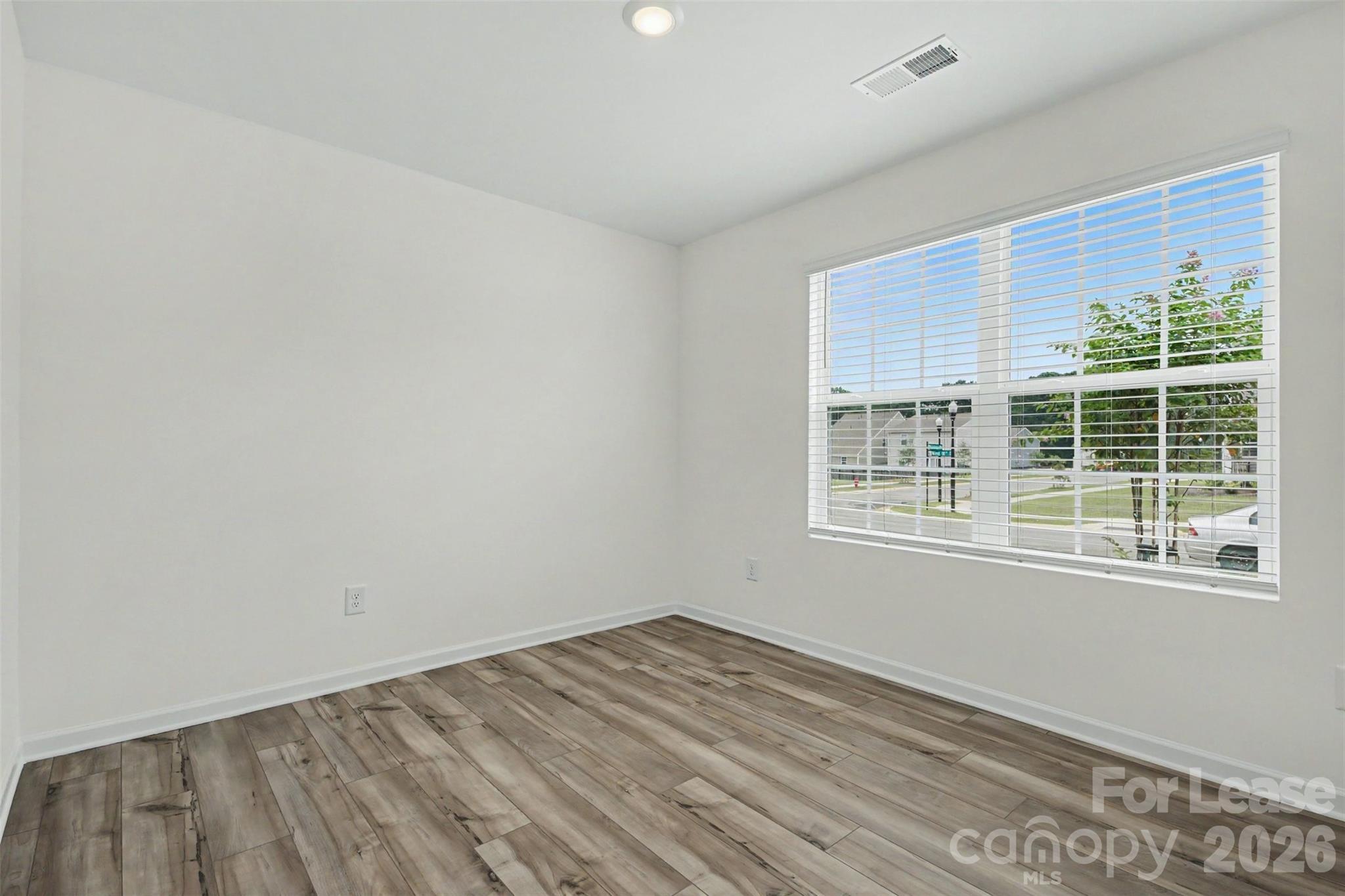 313 W 18th Street Property Photo 22