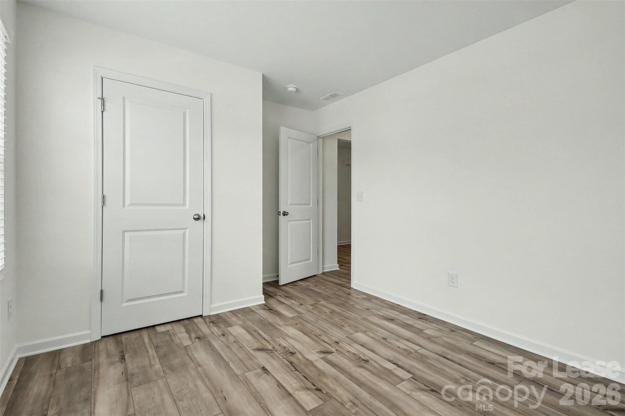 313 W 18th Street Property Photo 23